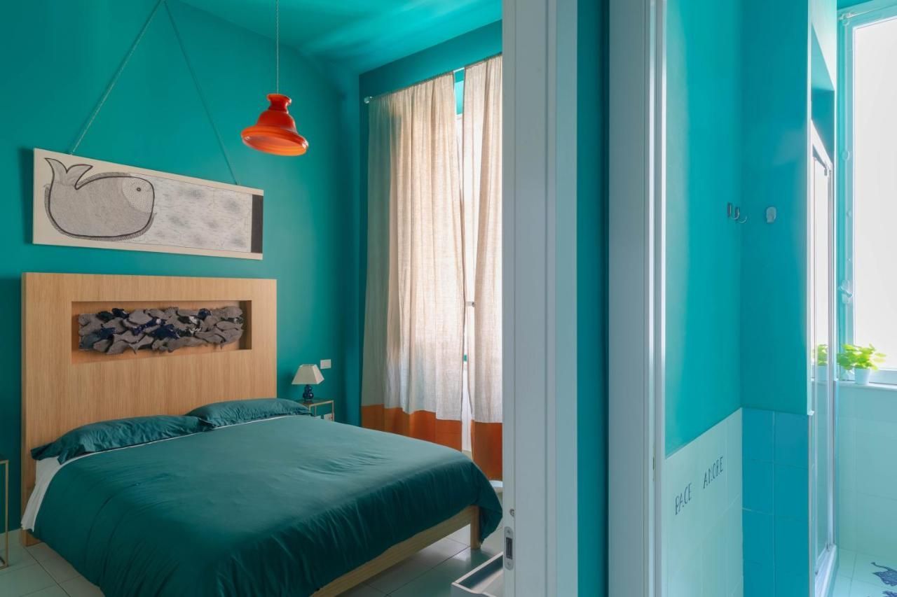 Friends and Family Connecting Room