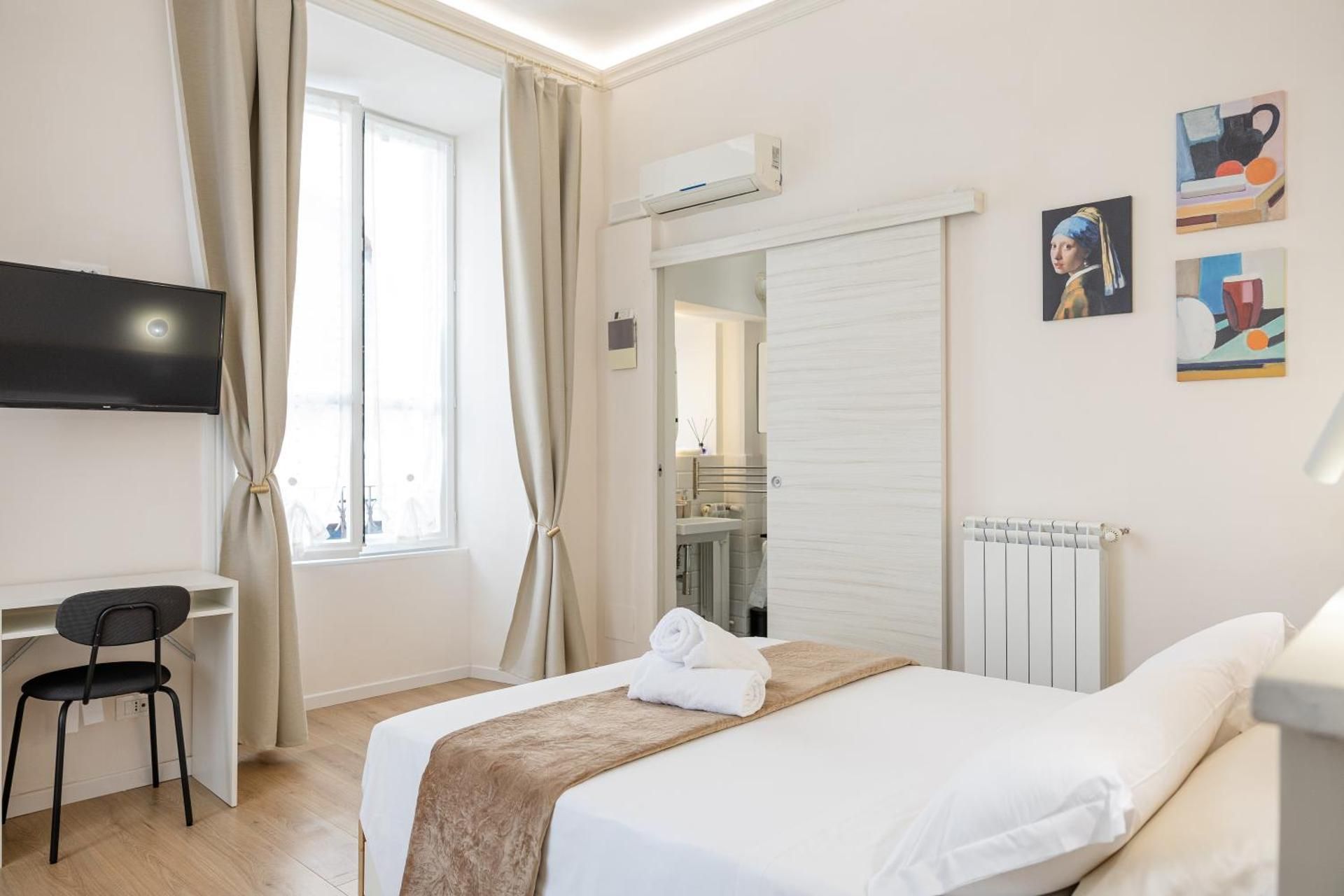 Double Room with Private Bathroom