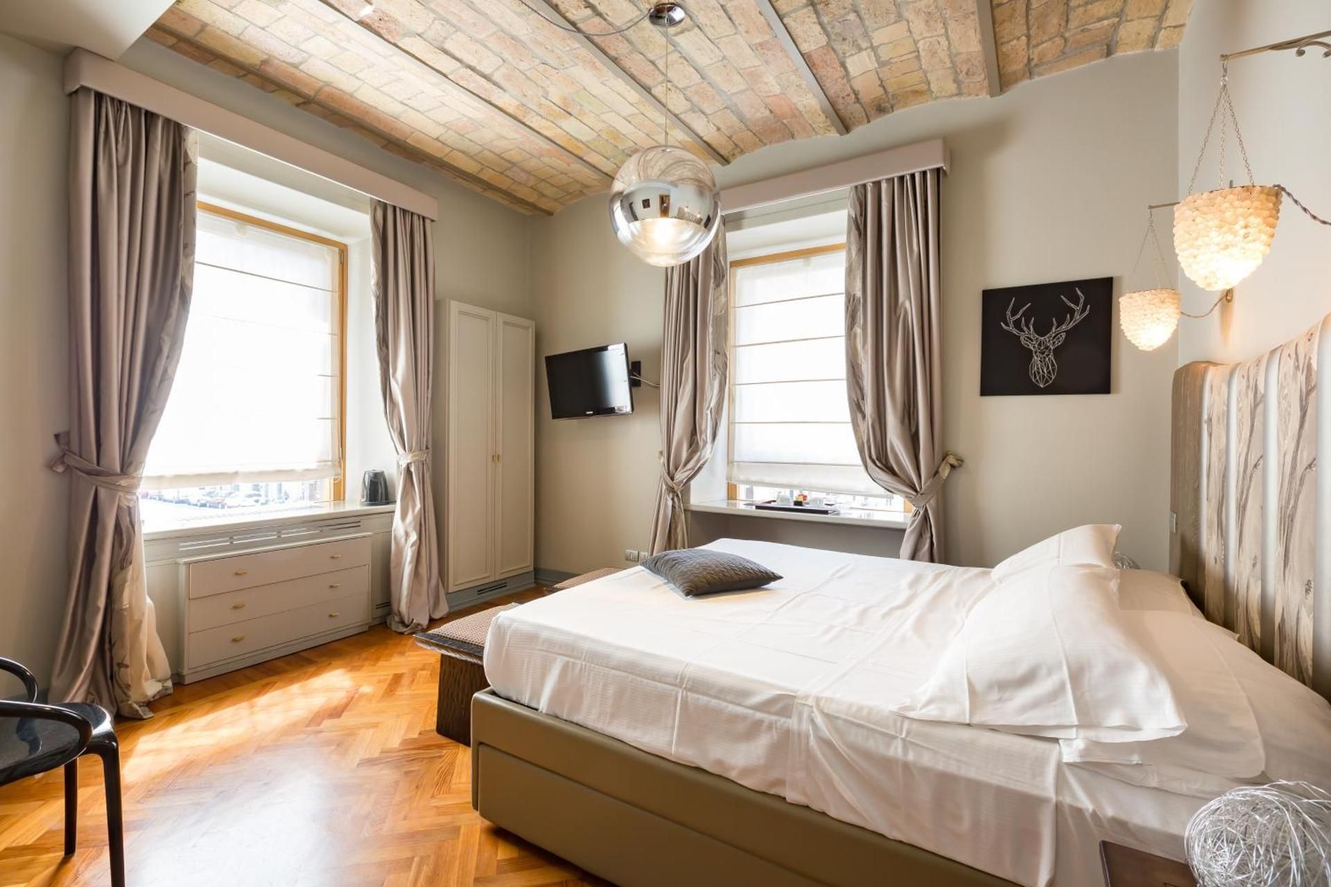 Deluxe Double or Twin Room