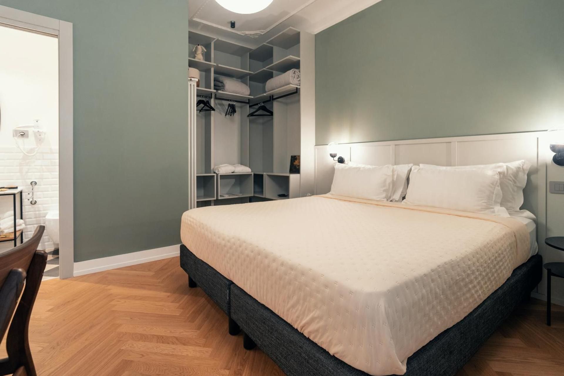 Large Double or Twin Room