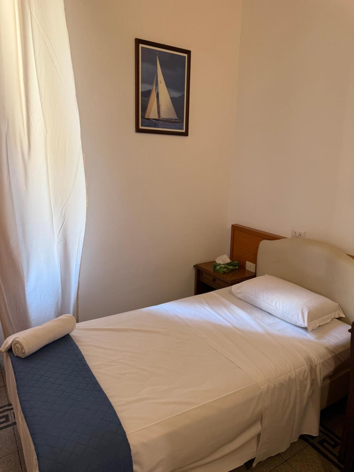 Standard Single Room with Shared Bathroom