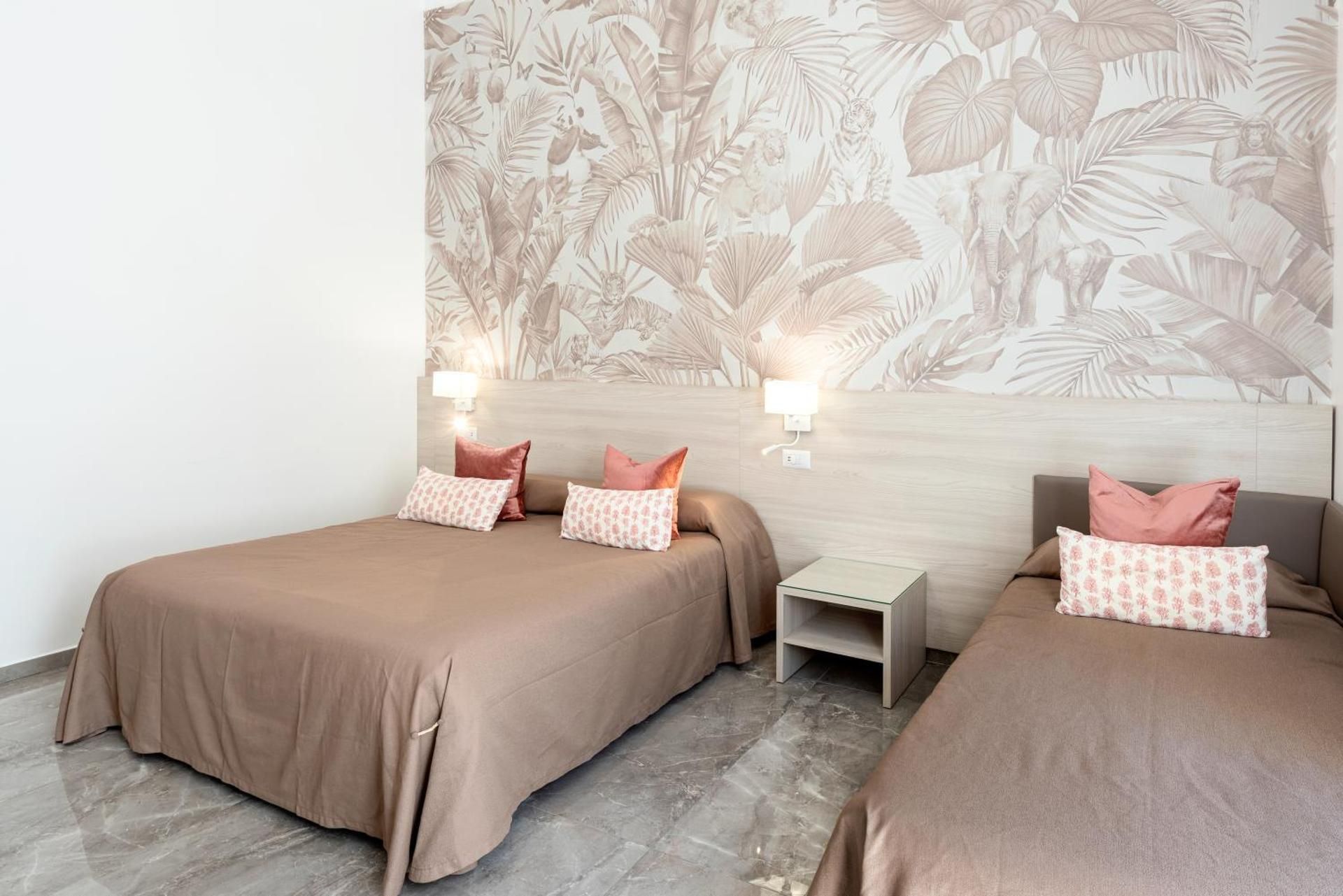 Quadruple Room with Private Bathroom