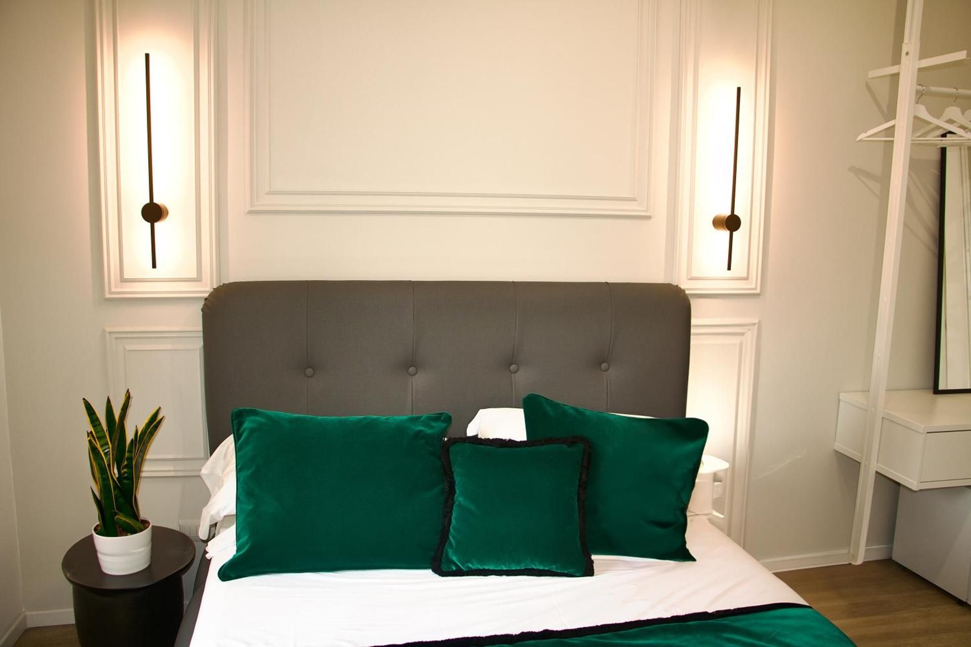 Deluxe Double Room (2 Adults + 1 Child)