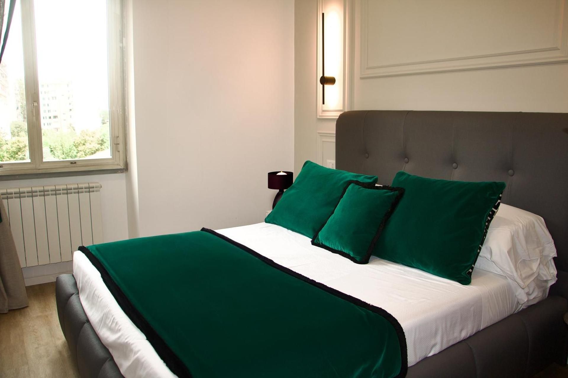 Deluxe Double Room (2 Adults + 1 Child)