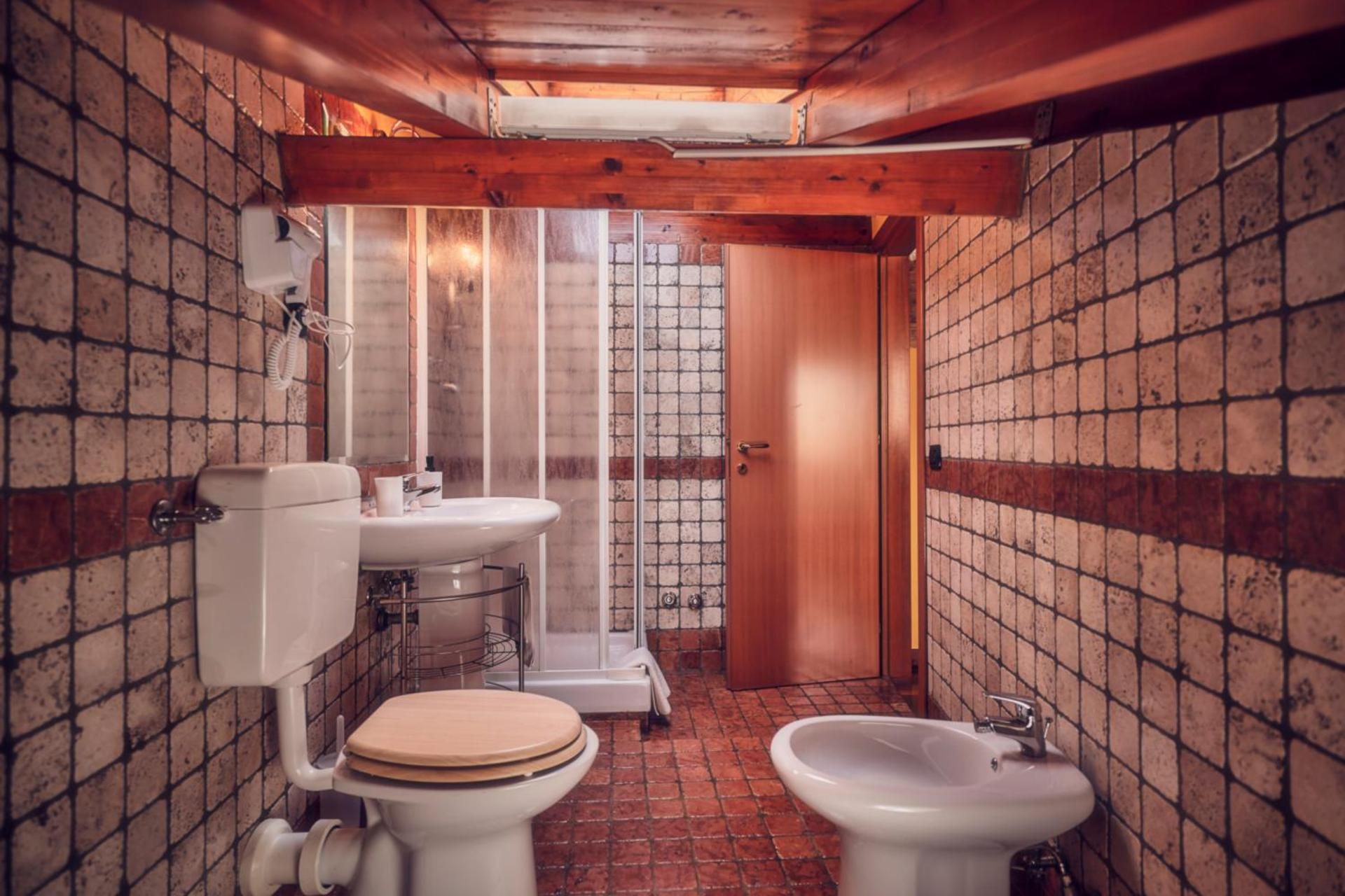 Double or Twin Room with Private Bathroom
