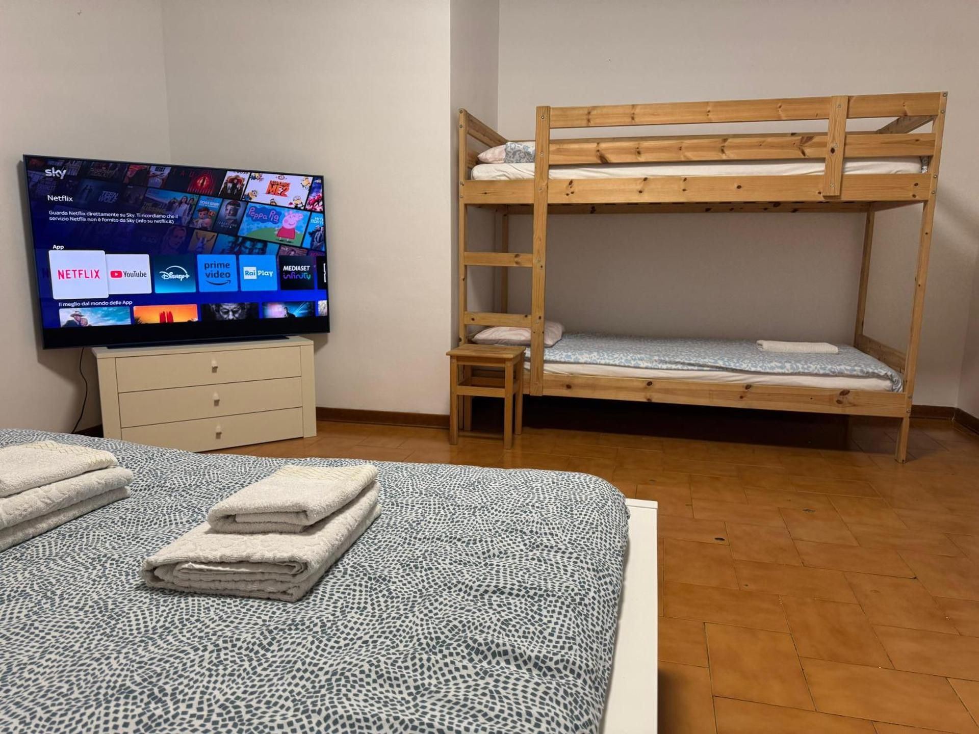 shared lounge/tv area