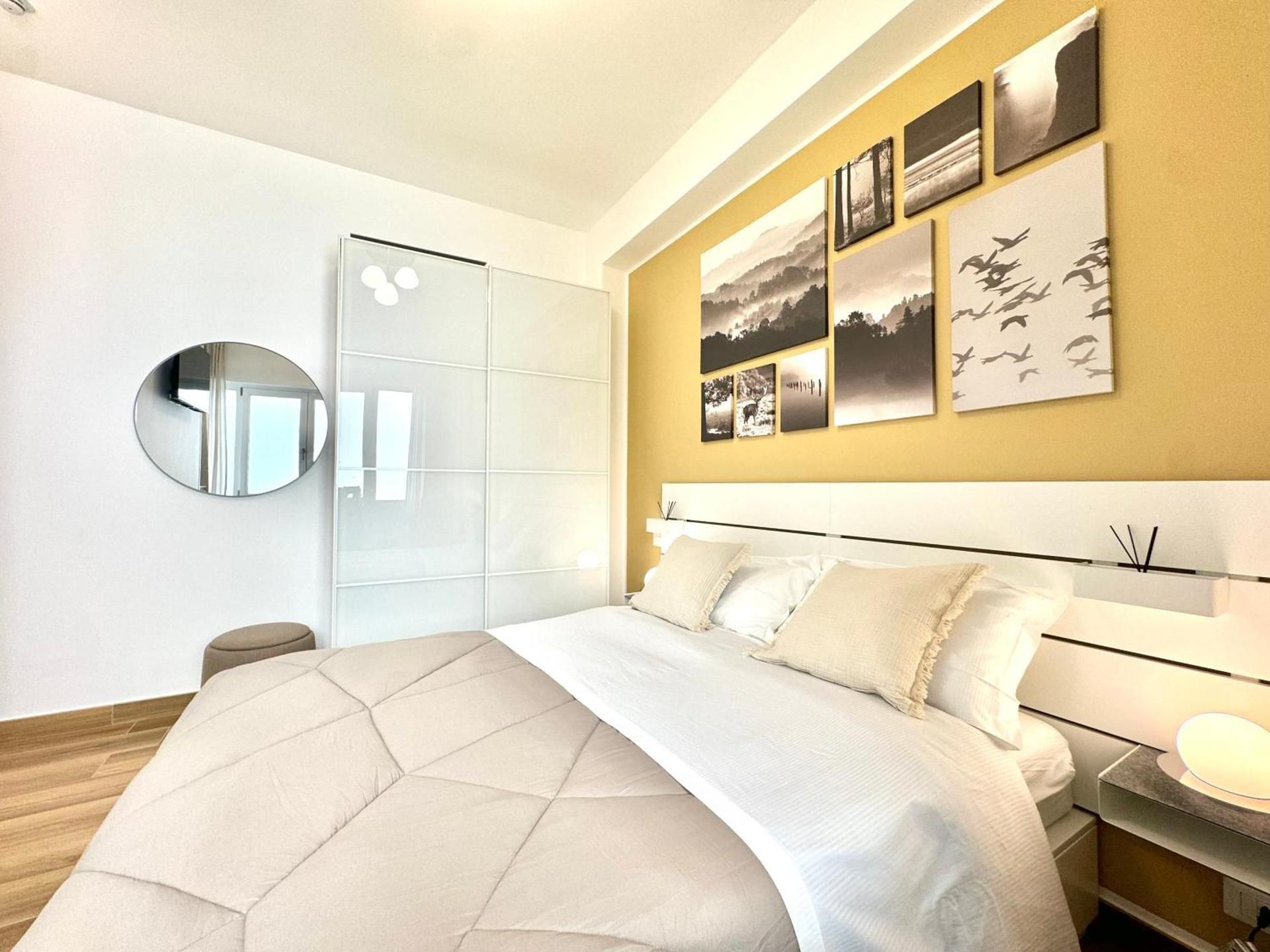 Two-Bedroom Deluxe Apartment with Balcony