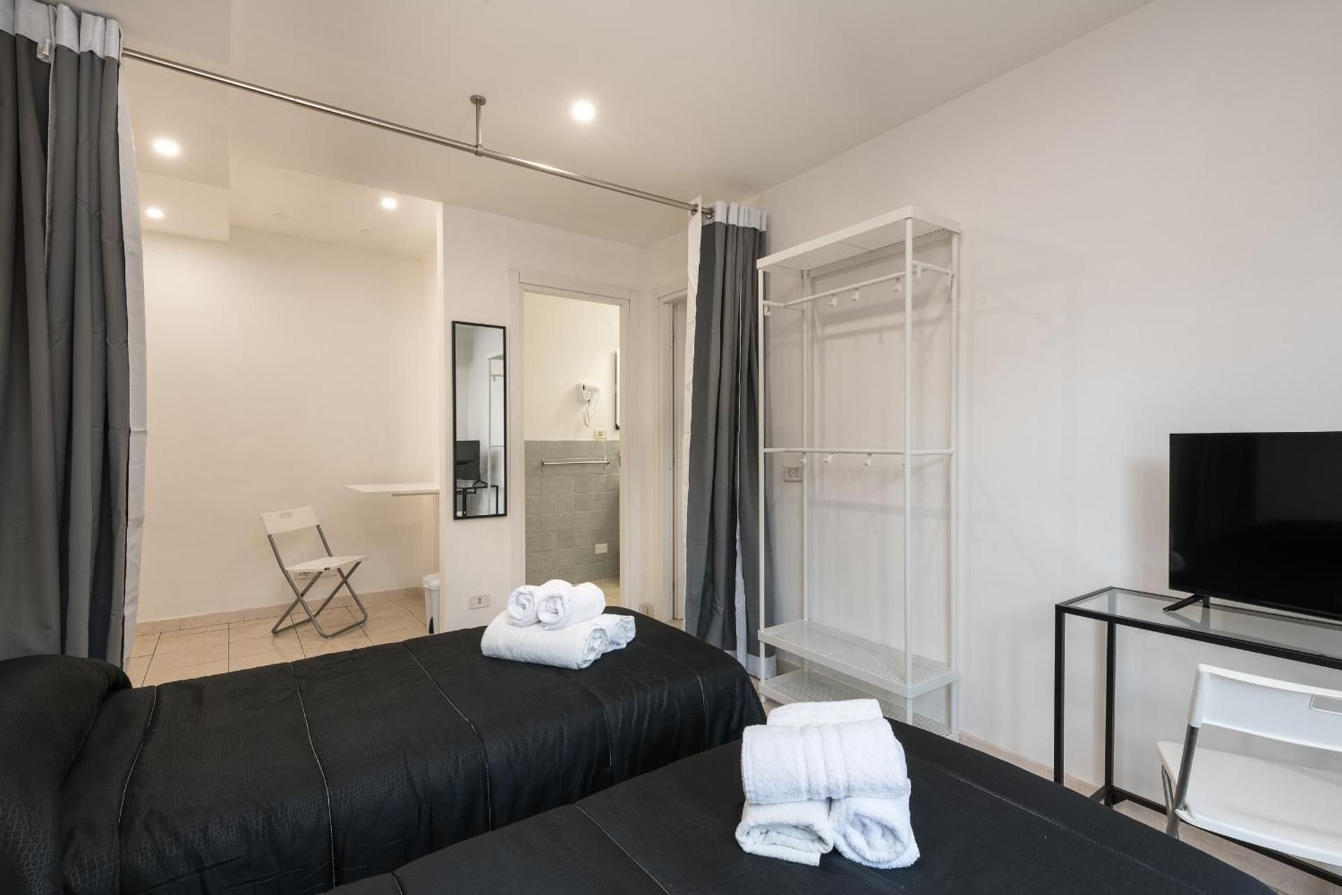 Quadruple Room with Private Bathroom