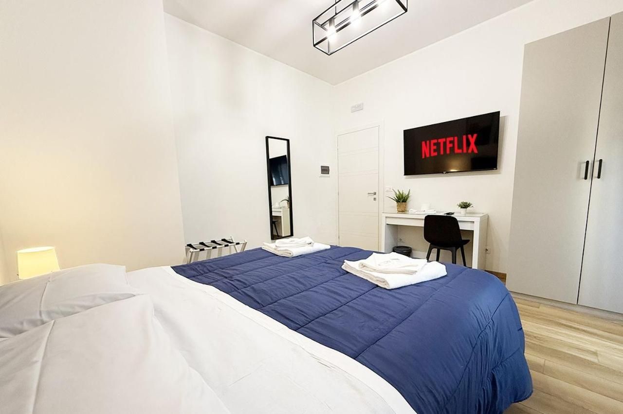 Standard Double Room with Shared Bathroom
