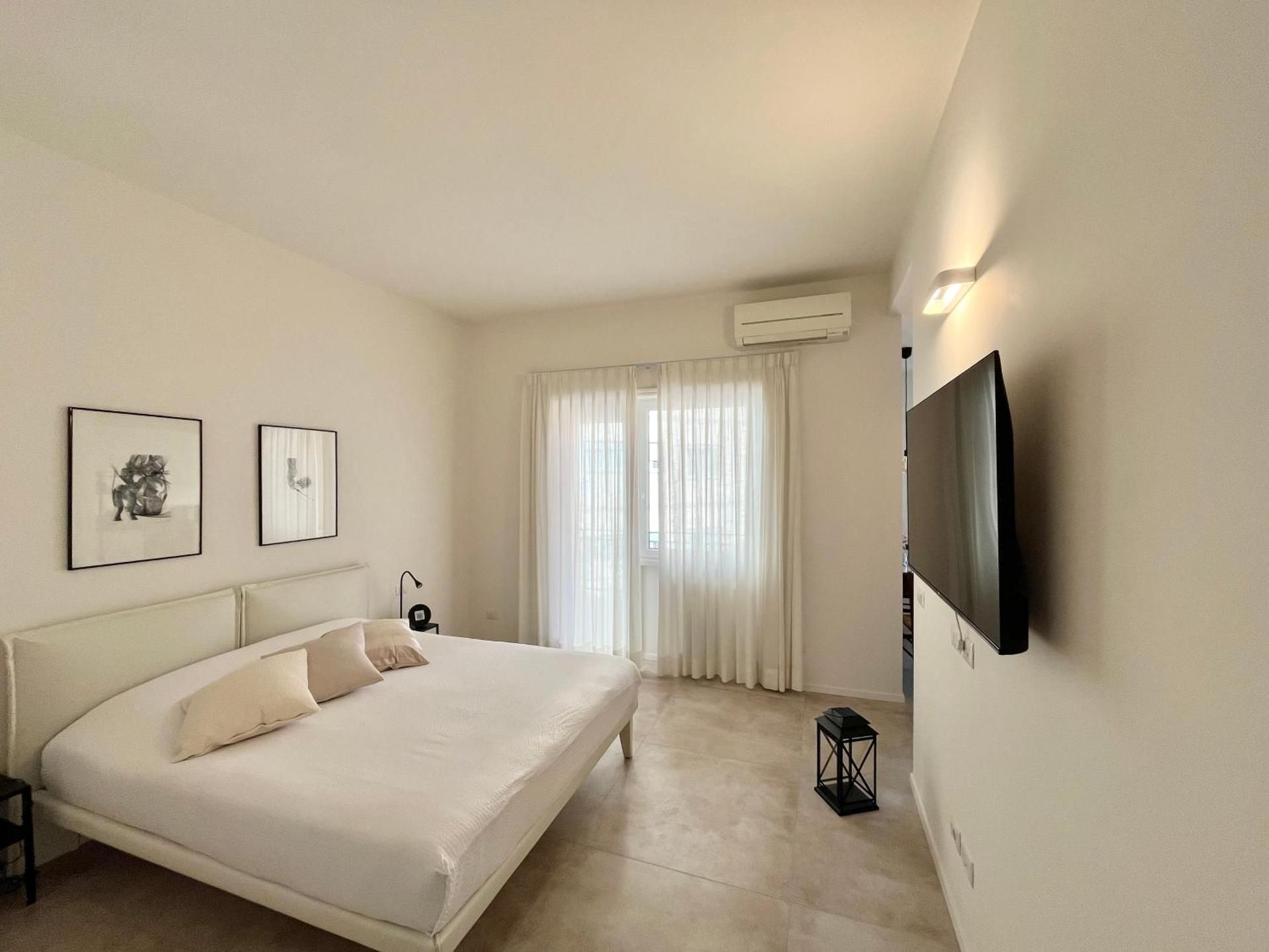 Studio with Balcony