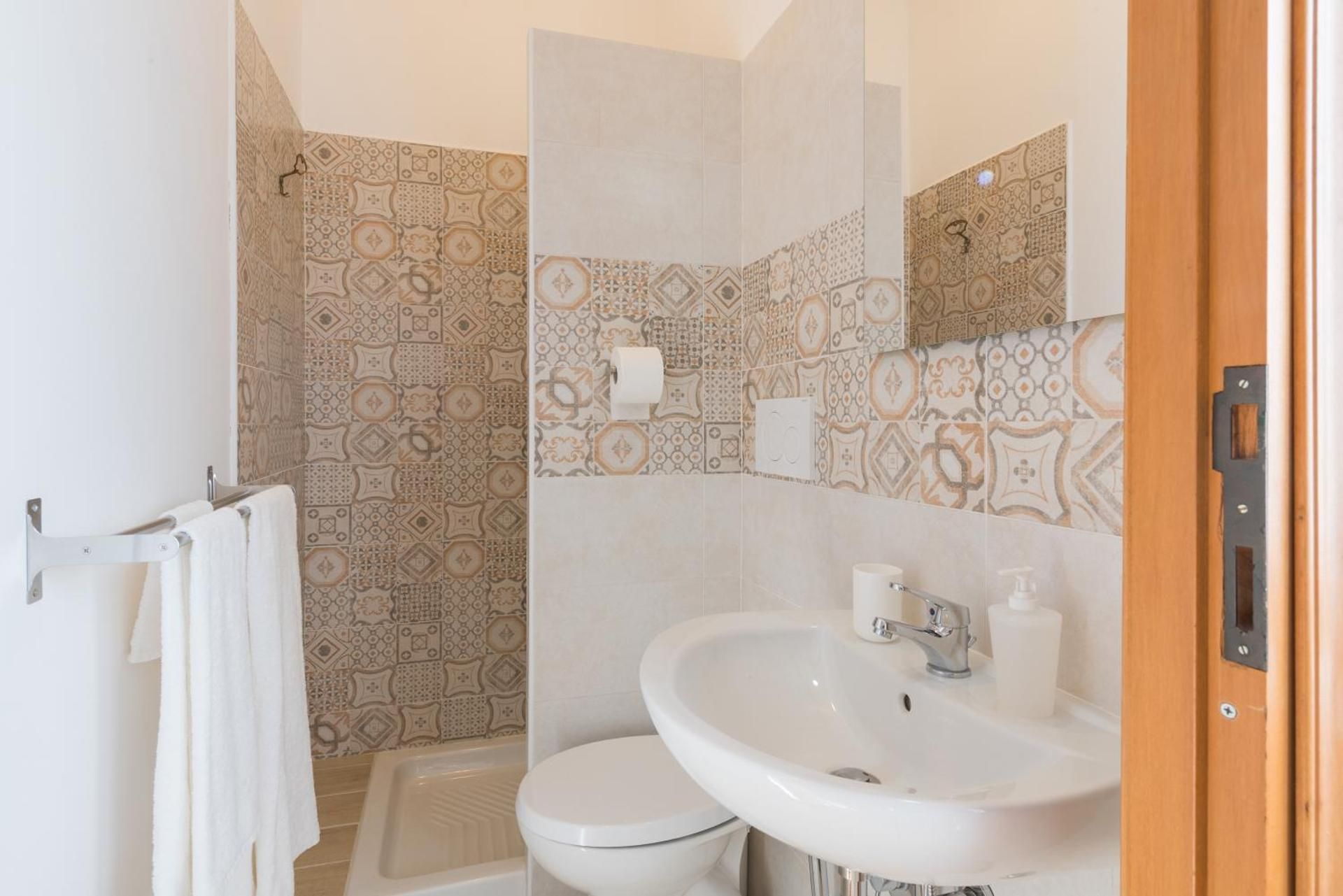 Deluxe Double or Twin Room with Garden View