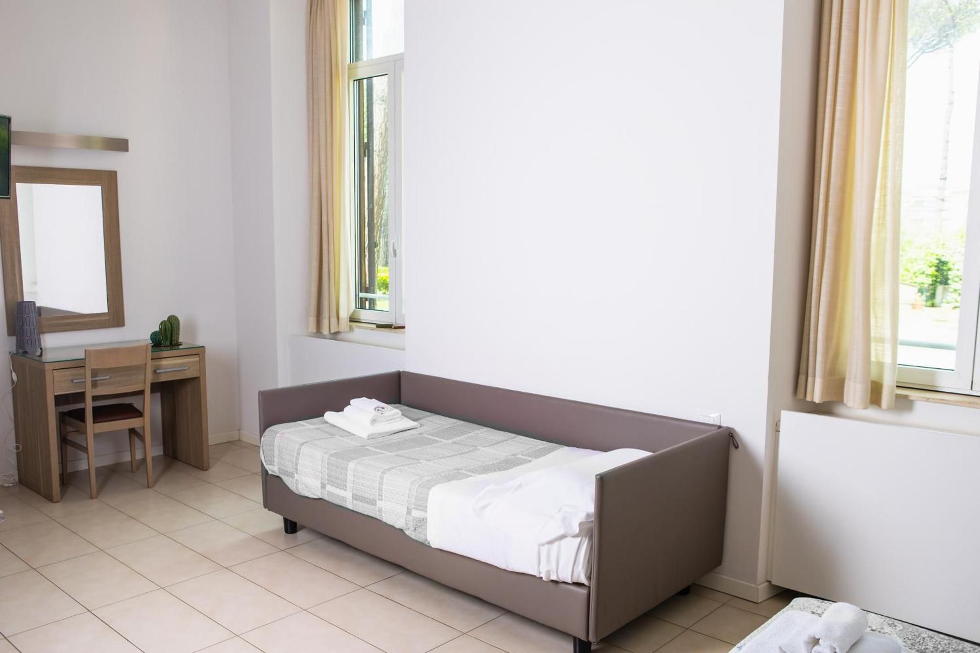 Twin Room with Shower
