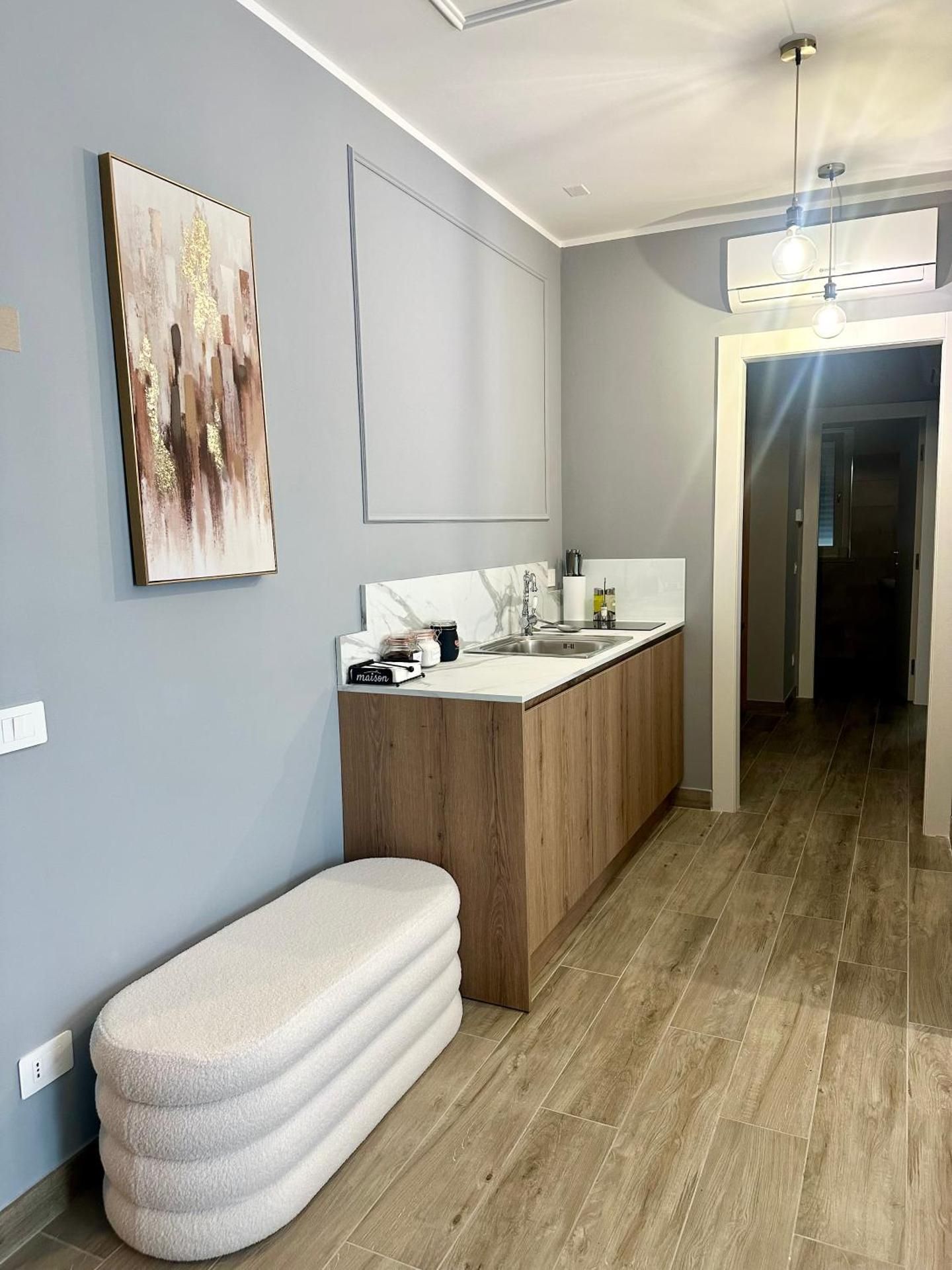 DELUXE APARTMENT