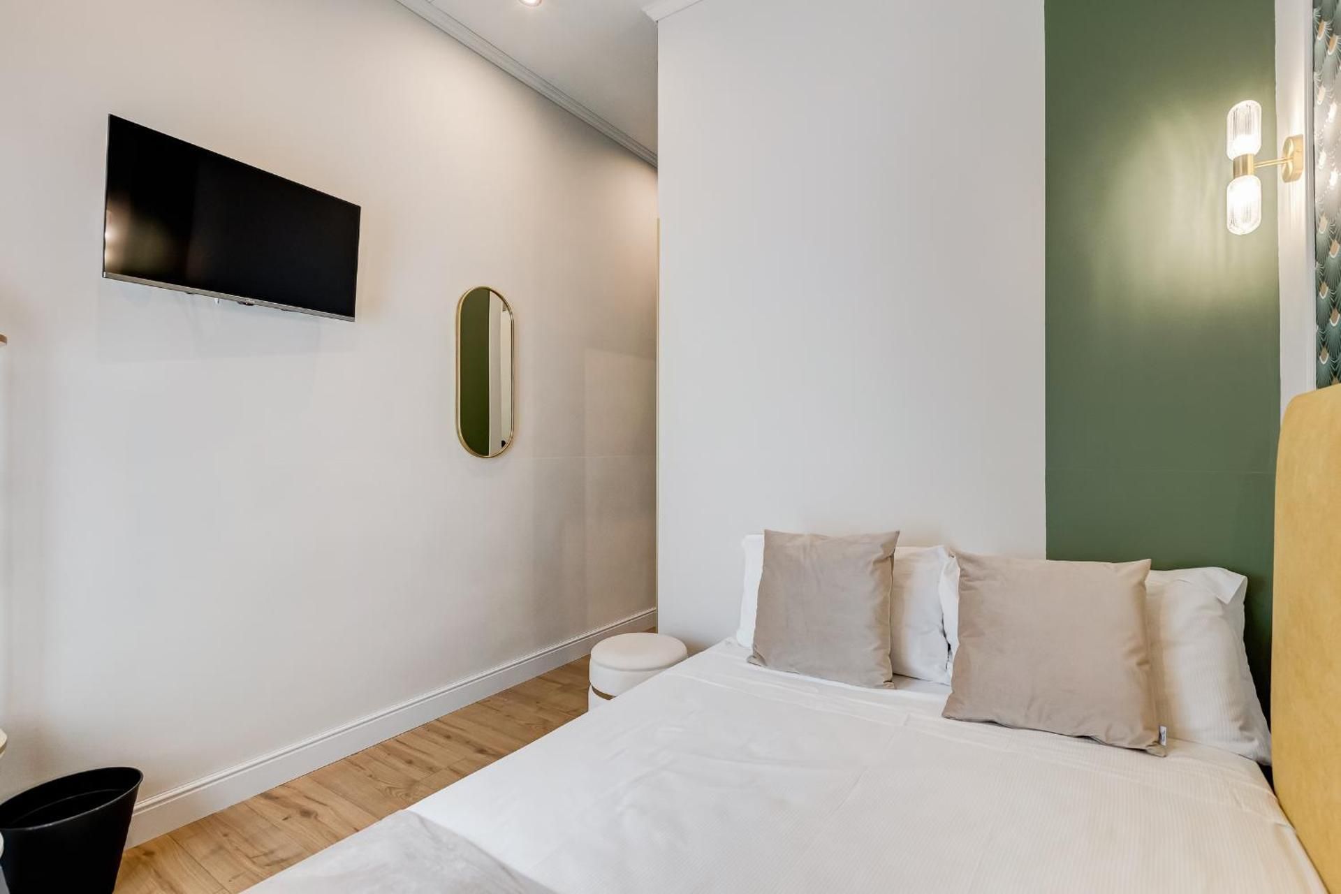 Single Room With Private Bathroom