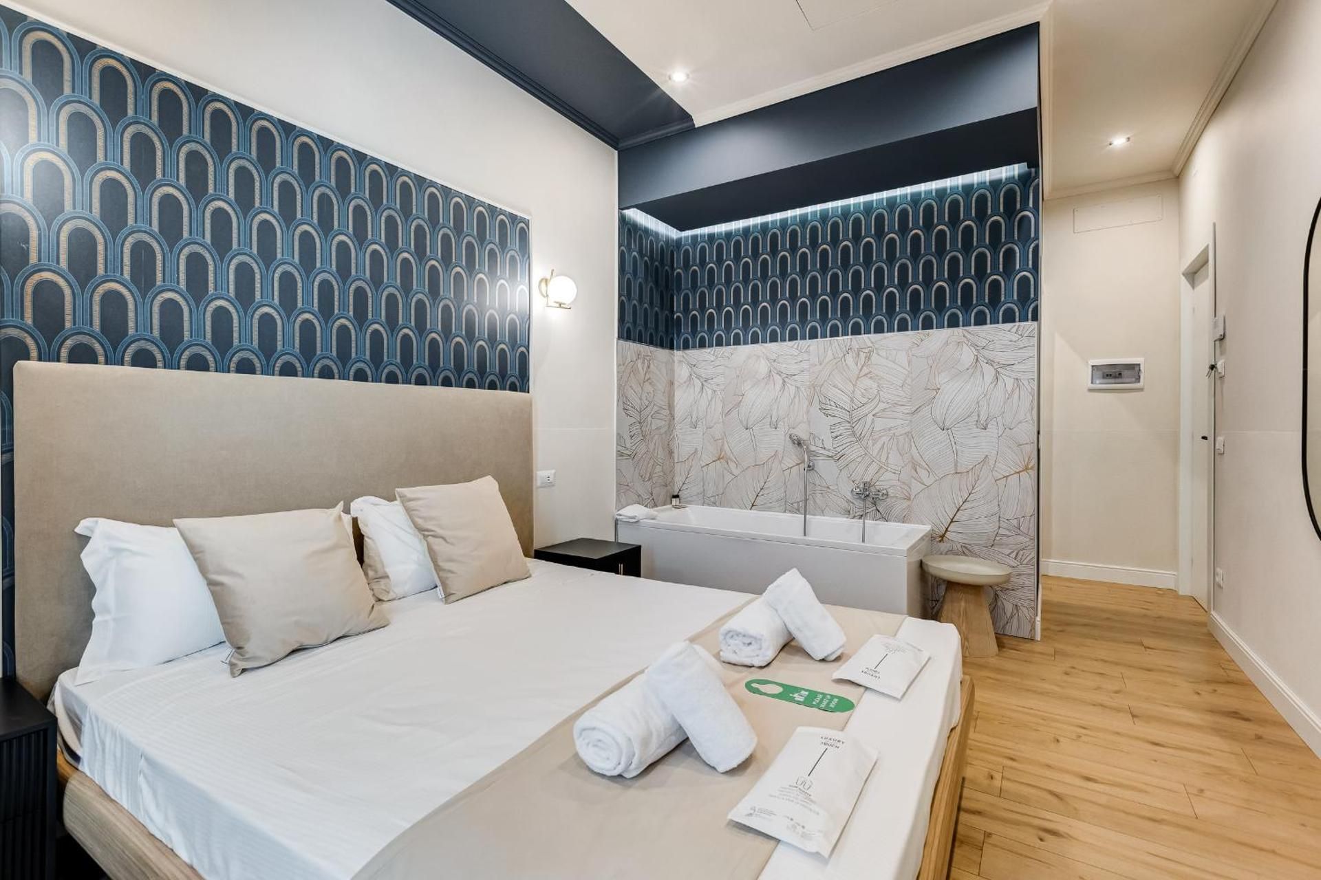Queen Room with Spa Bath
