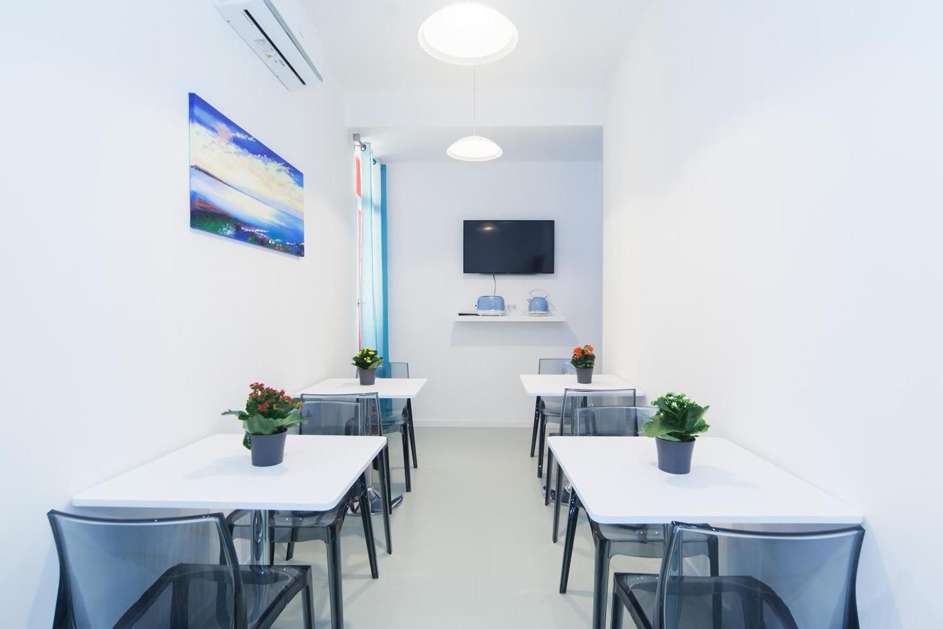 shared lounge/tv area