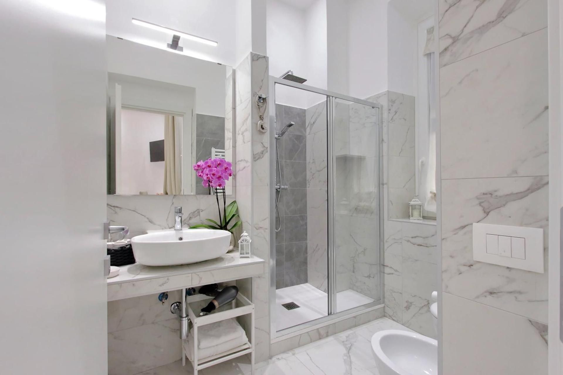 Roman Holiday Colosseo Comfort Triple Room 3