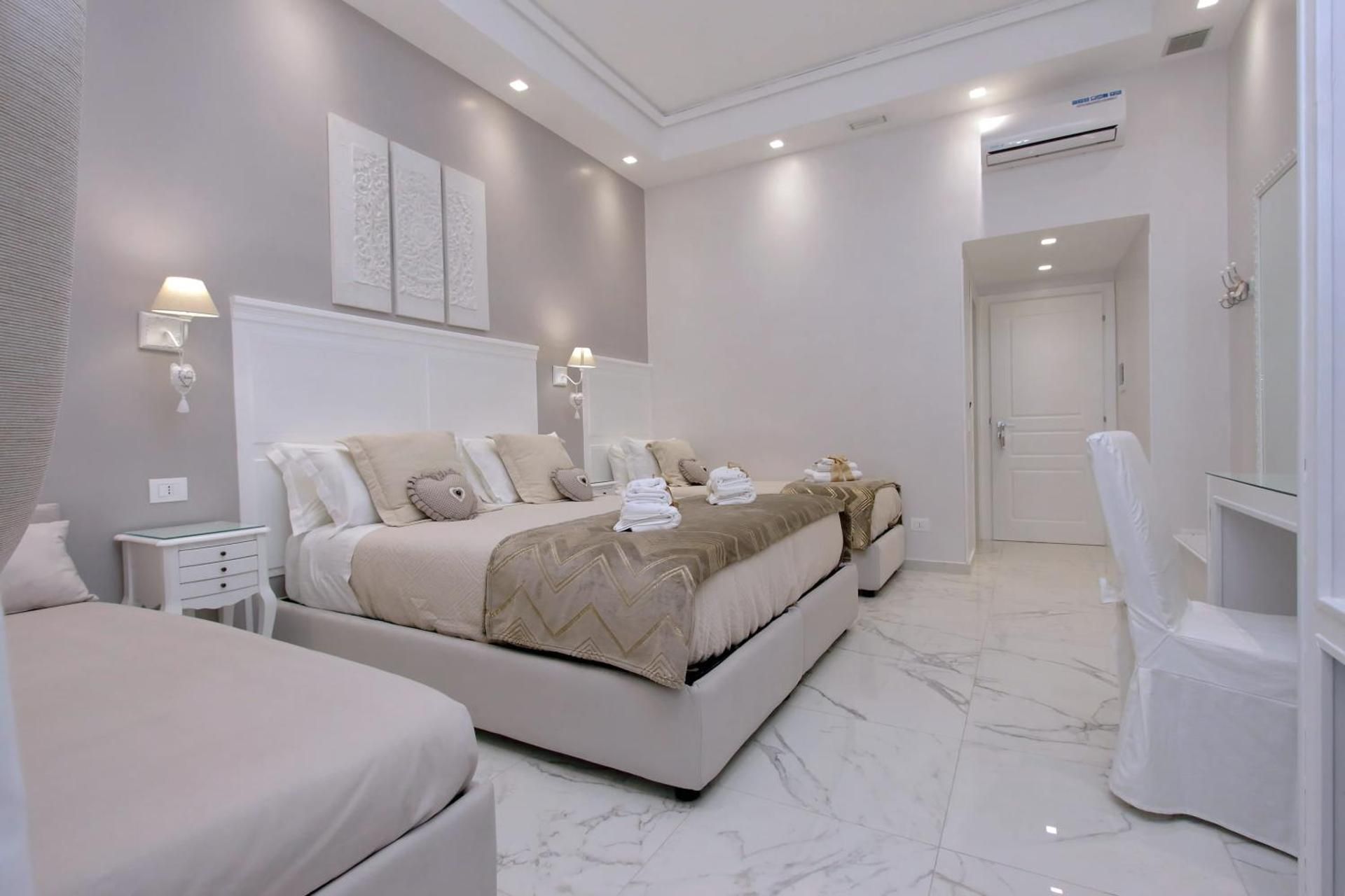 Roman Holiday Colosseo Superior Quadruple Room 2