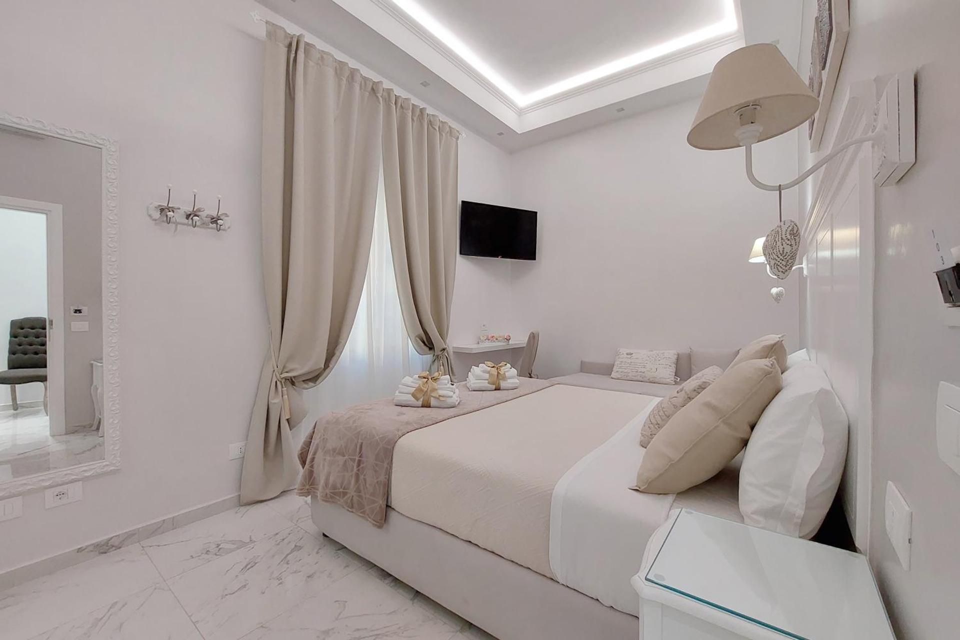 Roman Holiday Colosseo Comfort Triple Room 2