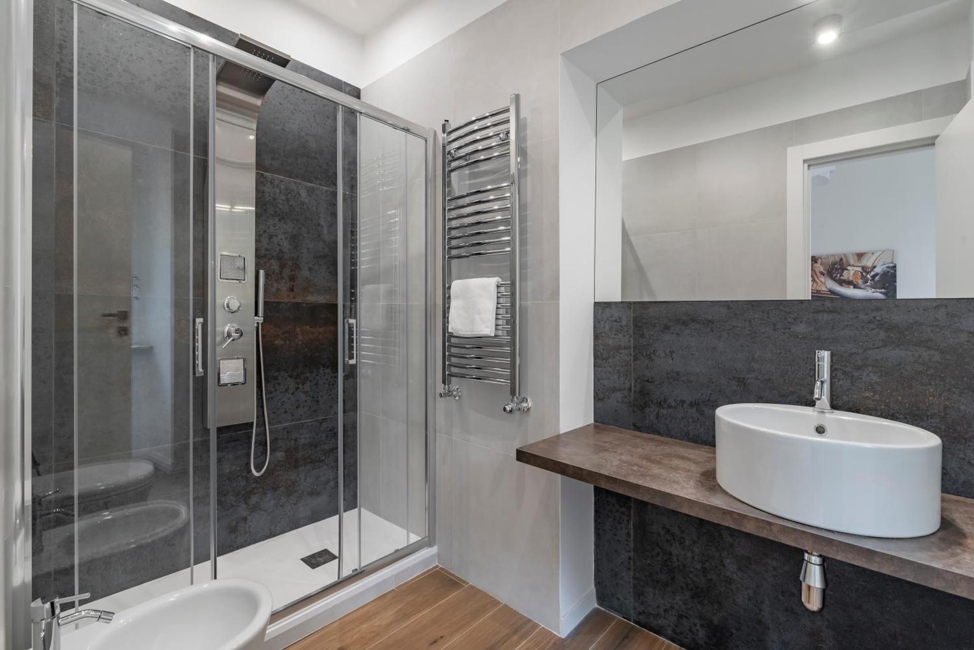 Deluxe Room with Private Bathroom