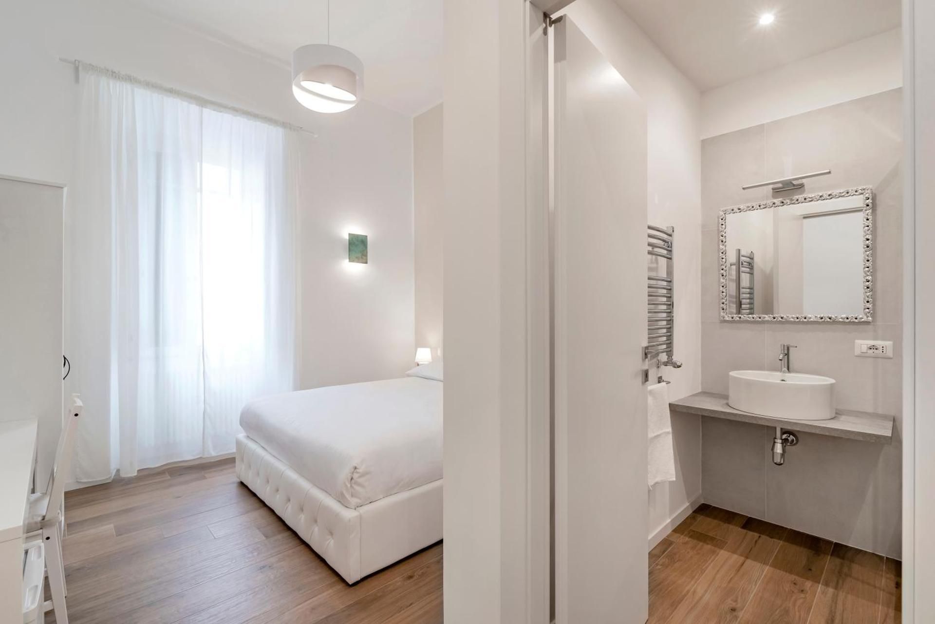 Queen Room with Private Bathroom