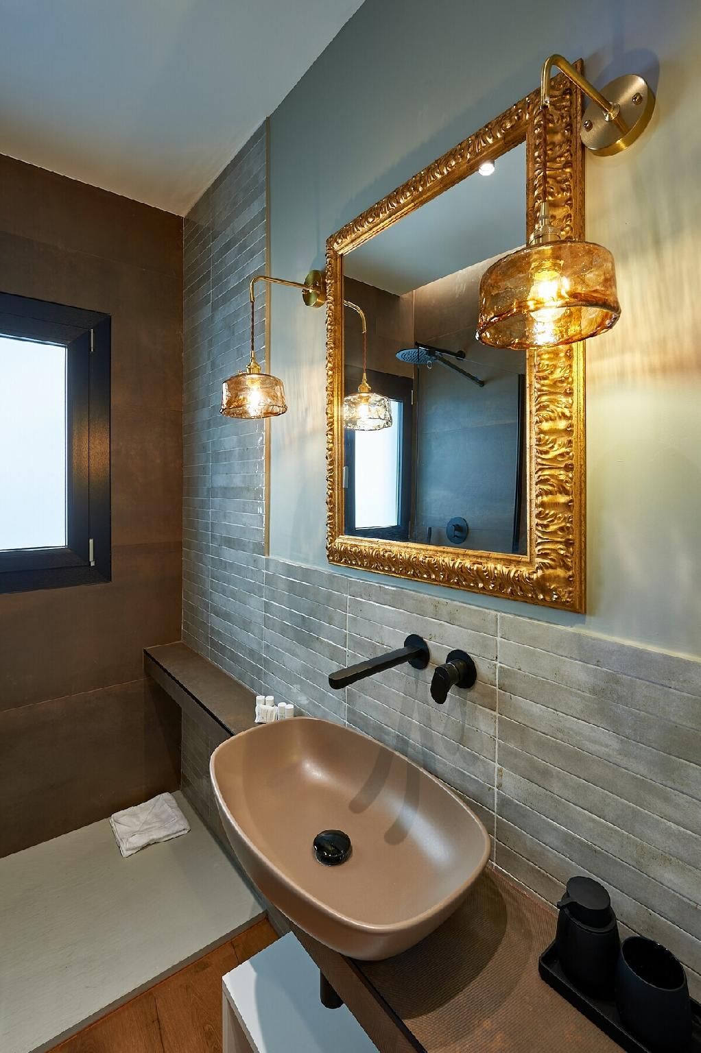 7e4832cc86f603bdaf21f9c30e21a828