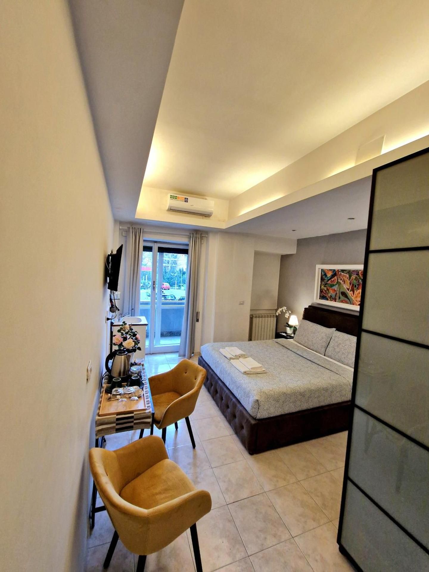 Comfort Double Room with shared bathroom