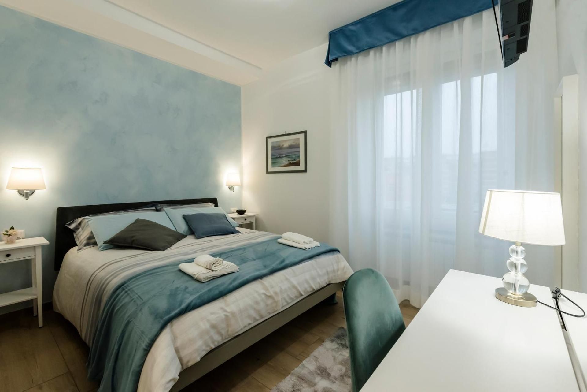 Standard Queen Room