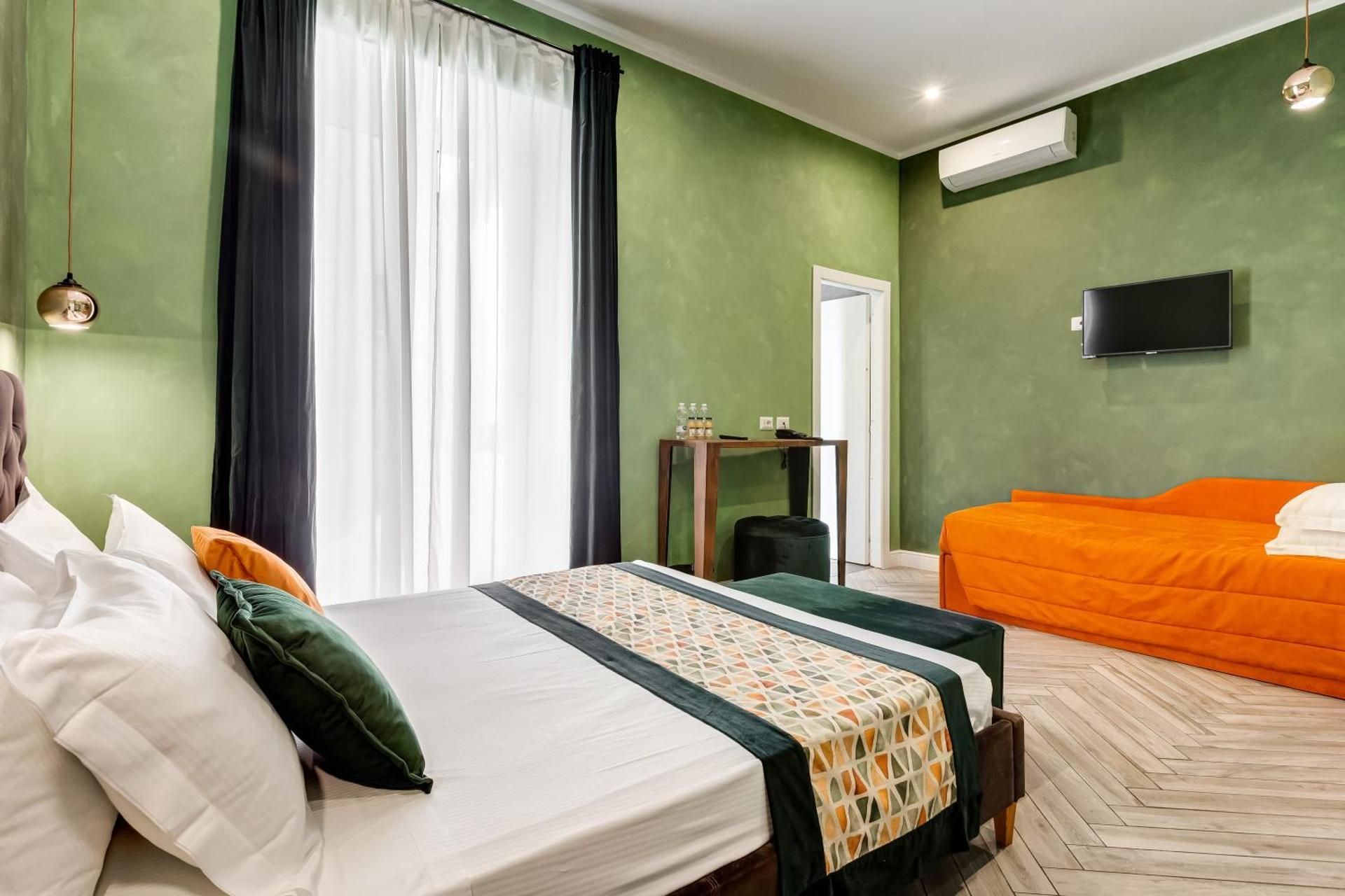 shared lounge/tv area