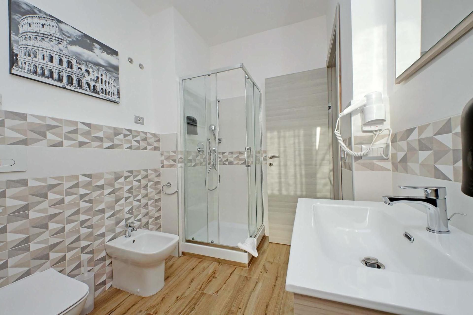 The colours rooms guest house Double Room with Private Bathroom 3