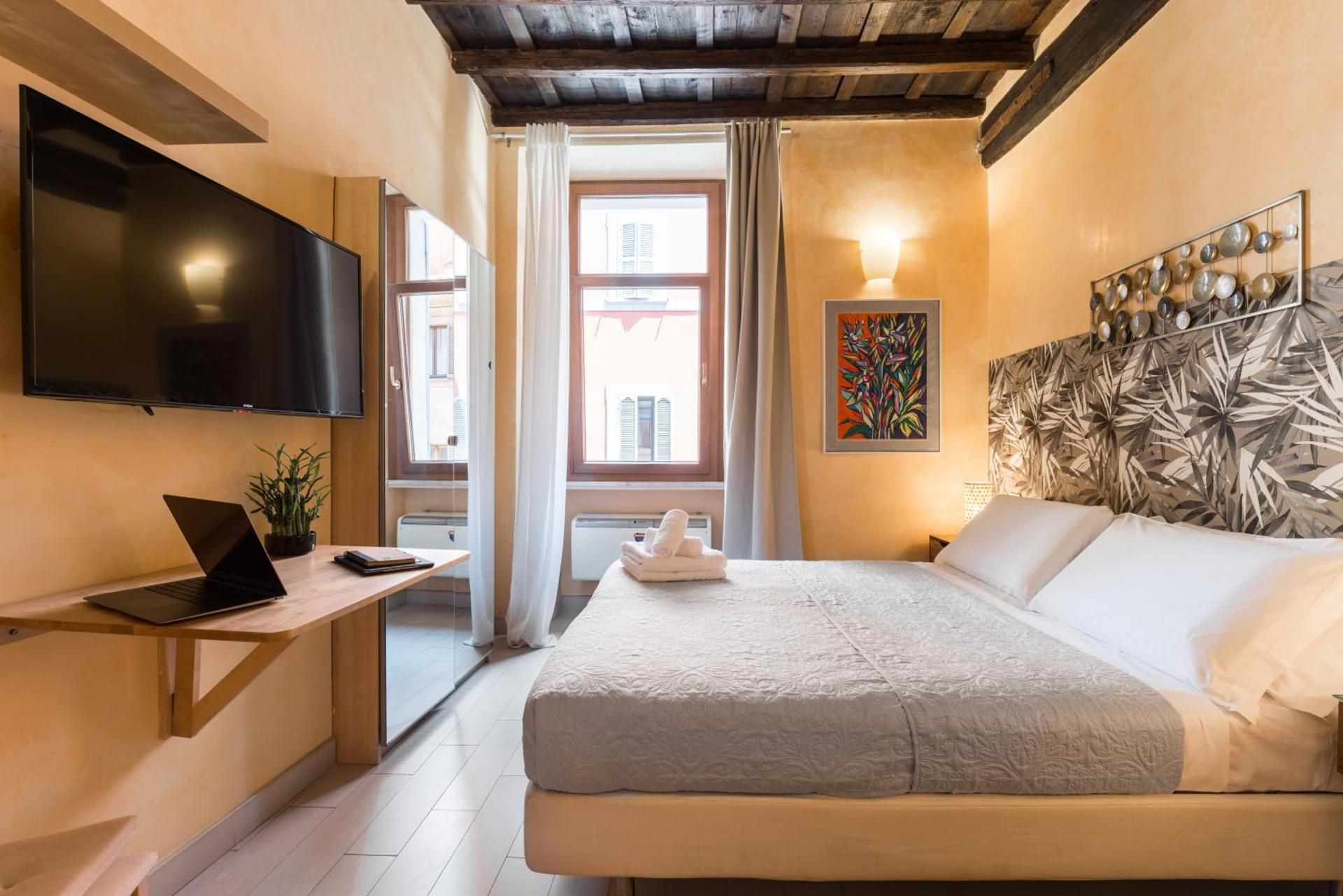 Ec Room with Private External Bathroom