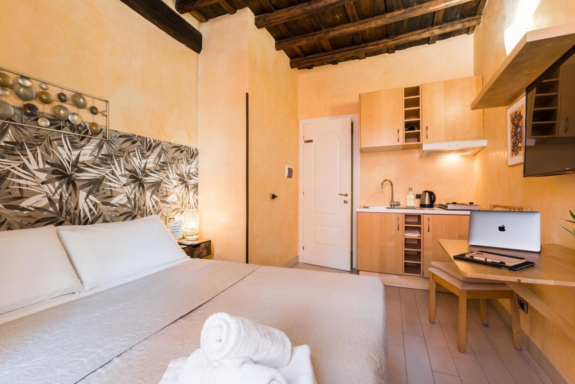 Ec Room with Private External Bathroom