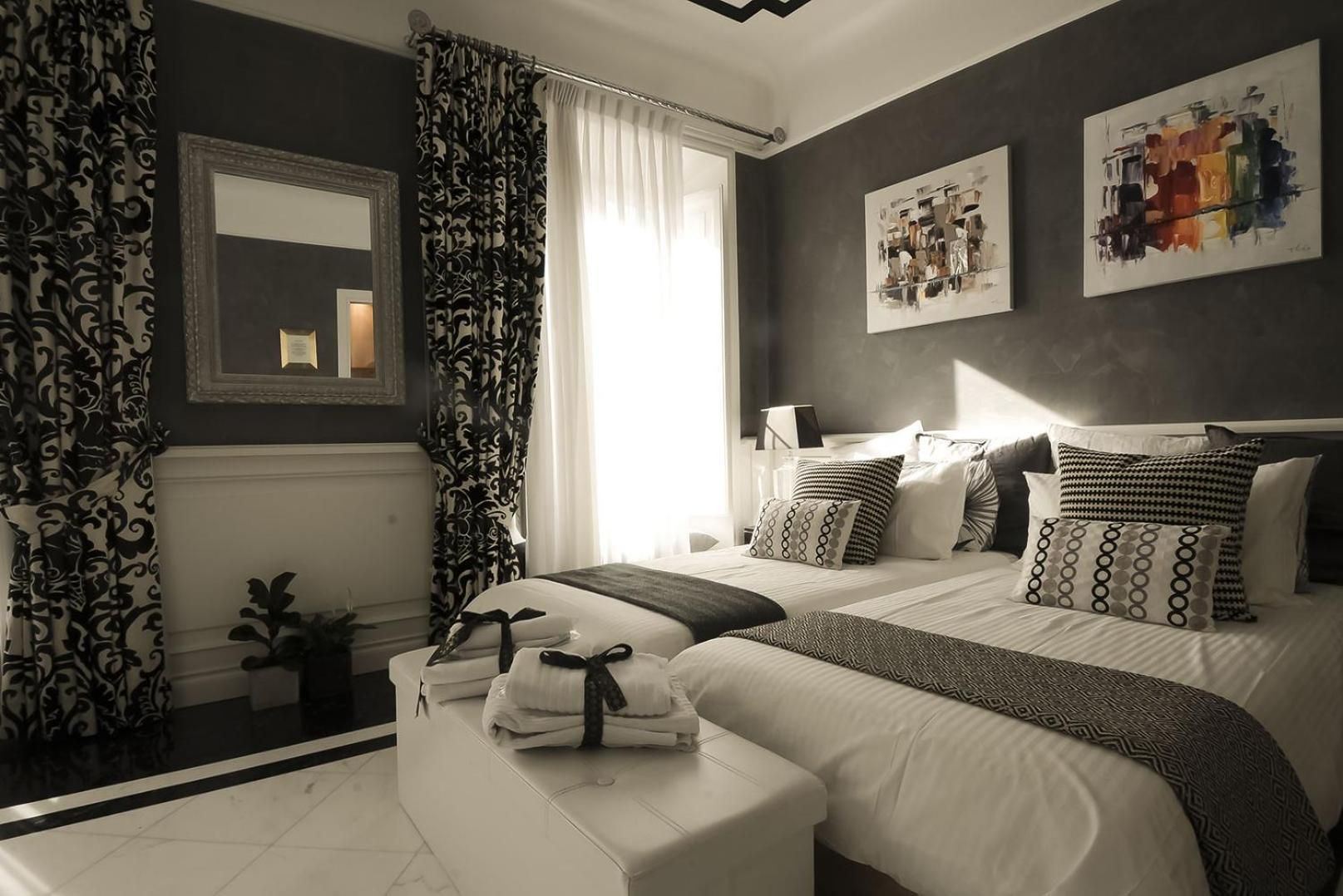 Suite Spagna 29 Studio (Deluxe Room)