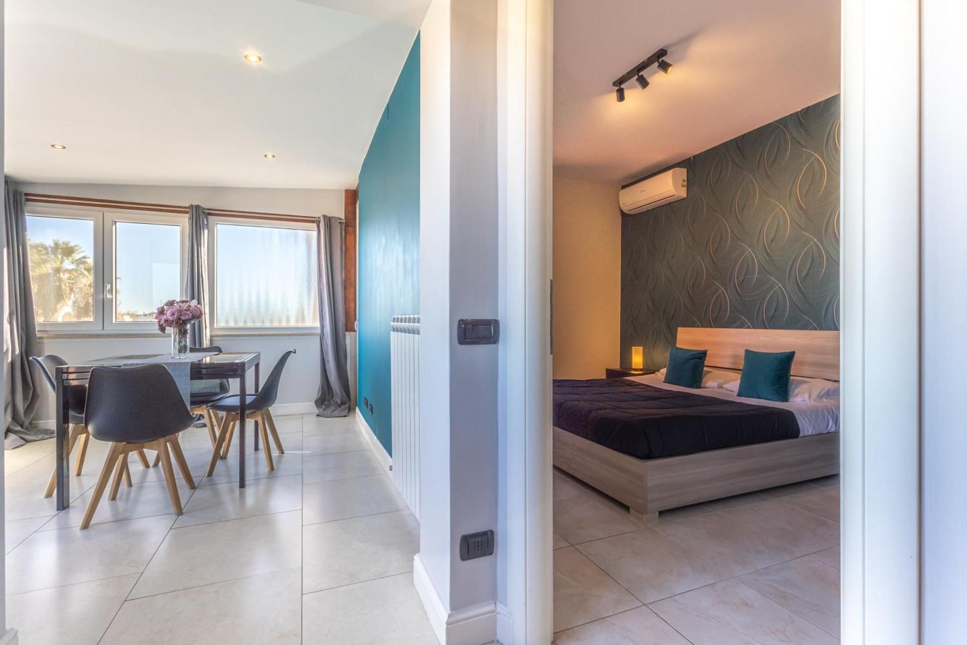 DELUXE APARTMENT