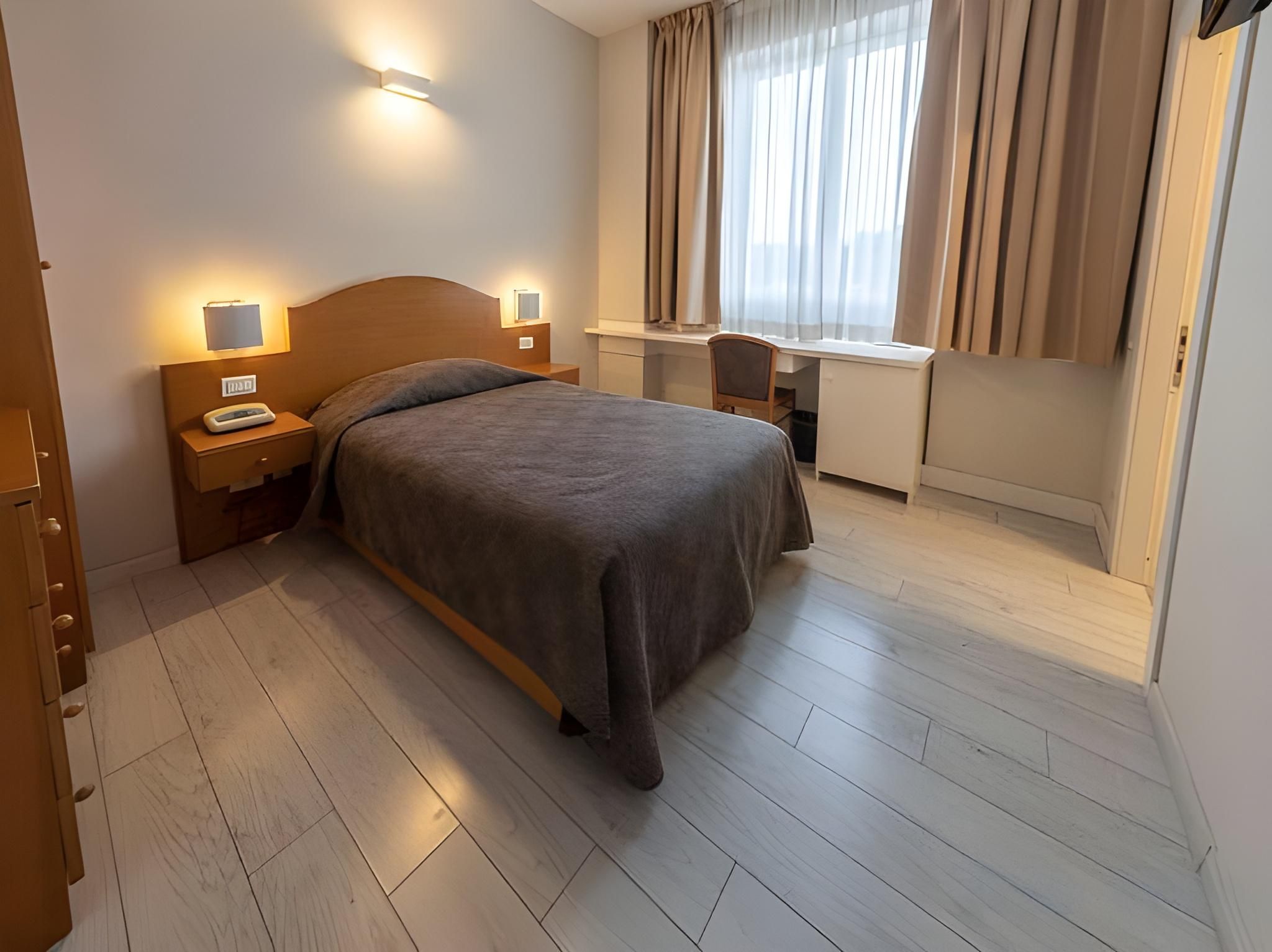 Standard Double Room for Single Use