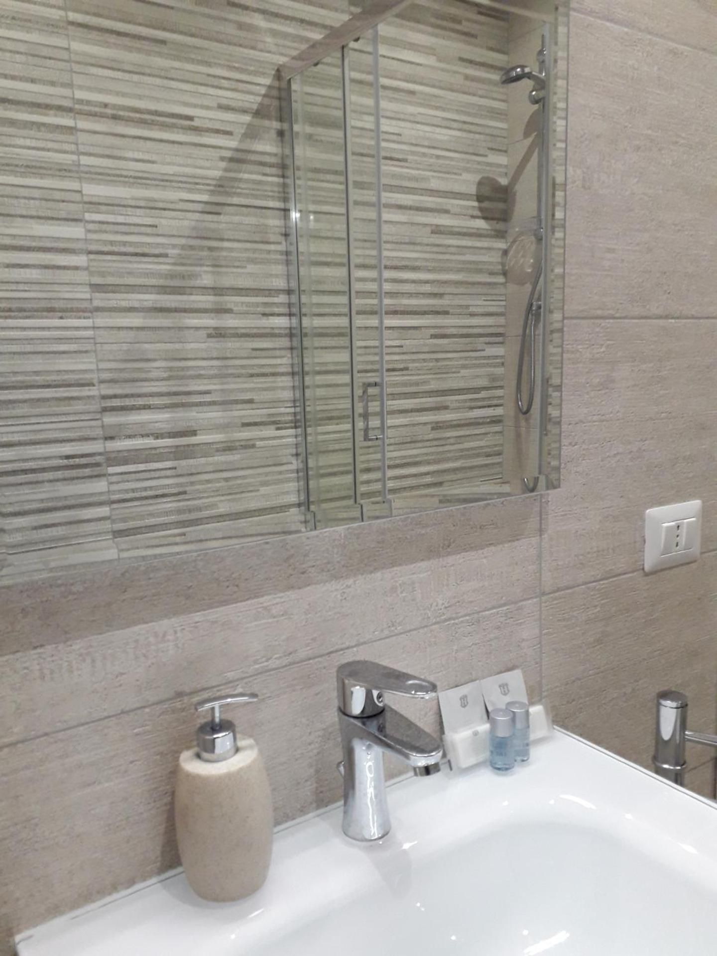 B&B Purple Italy Deluxe Double Room with Balcony 3