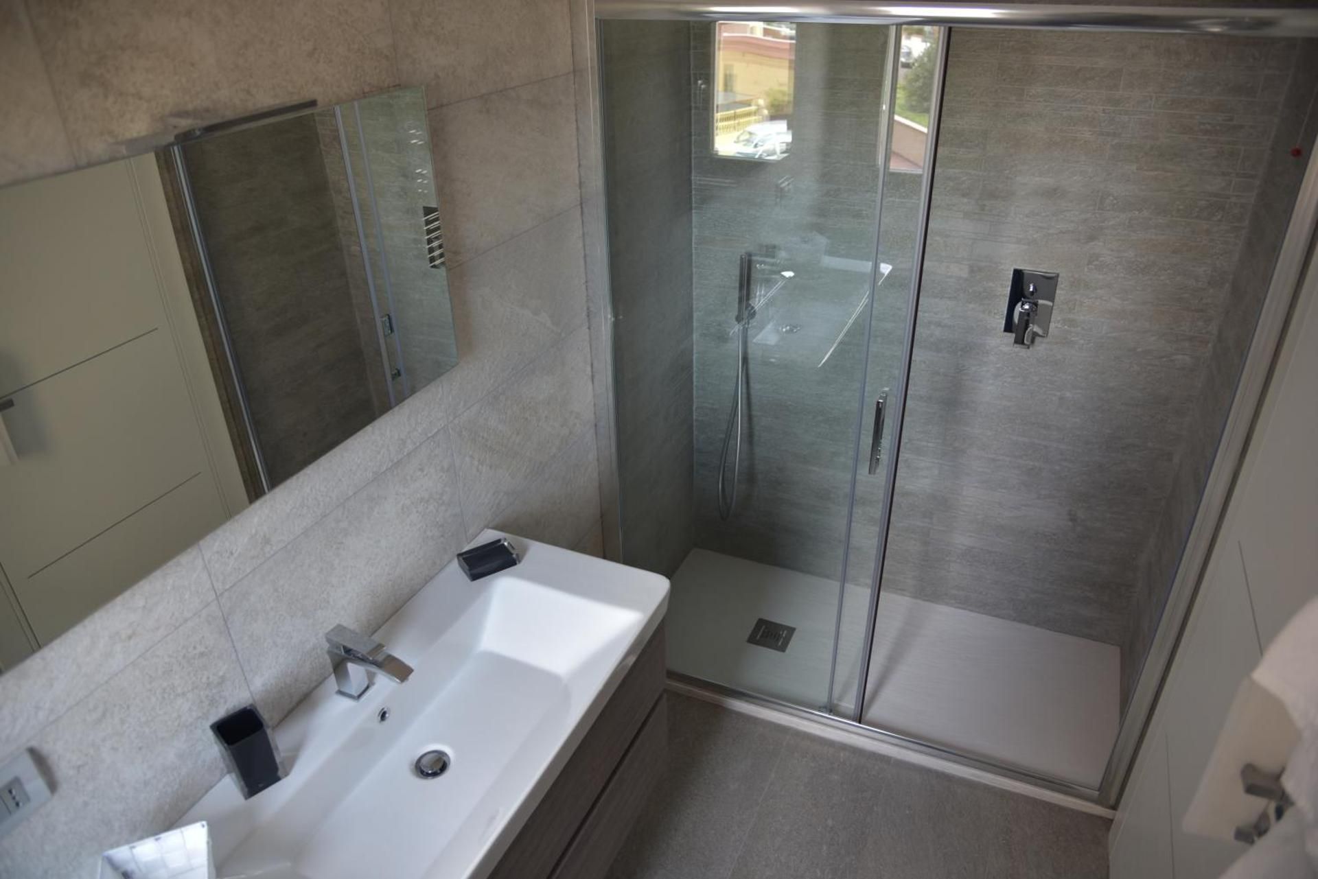 Triple Room with Private Bathroom and Balcony