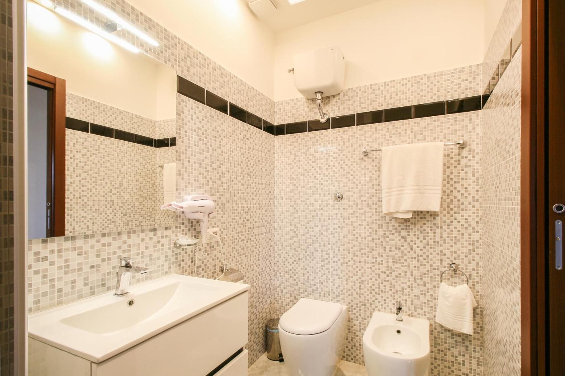 Two-Bedroom Deluxe Apartment with Balcony