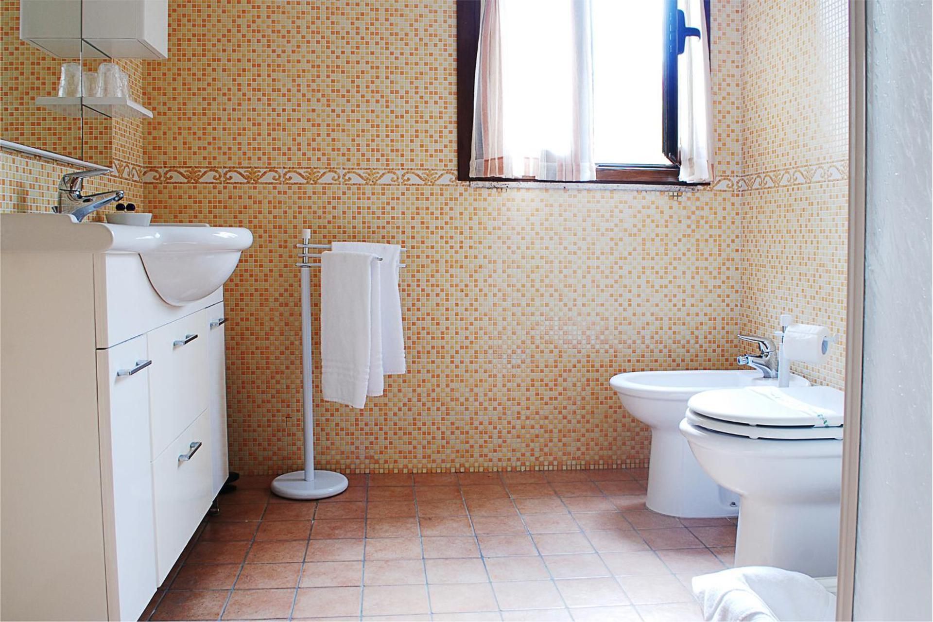 Villa Rosita Deluxe Triple Room 2