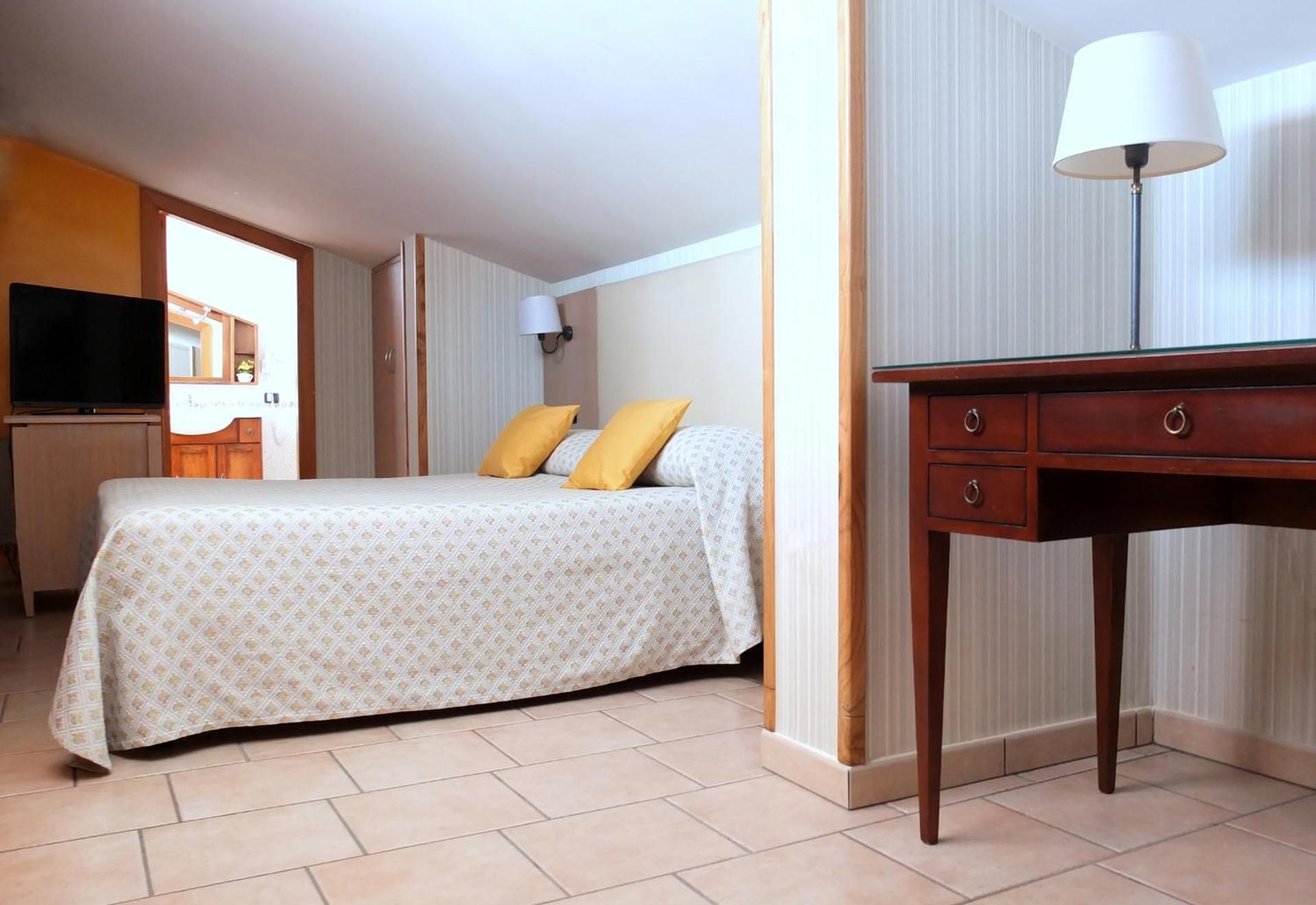 Villa Rosita Double with Private Bathroom - Attic