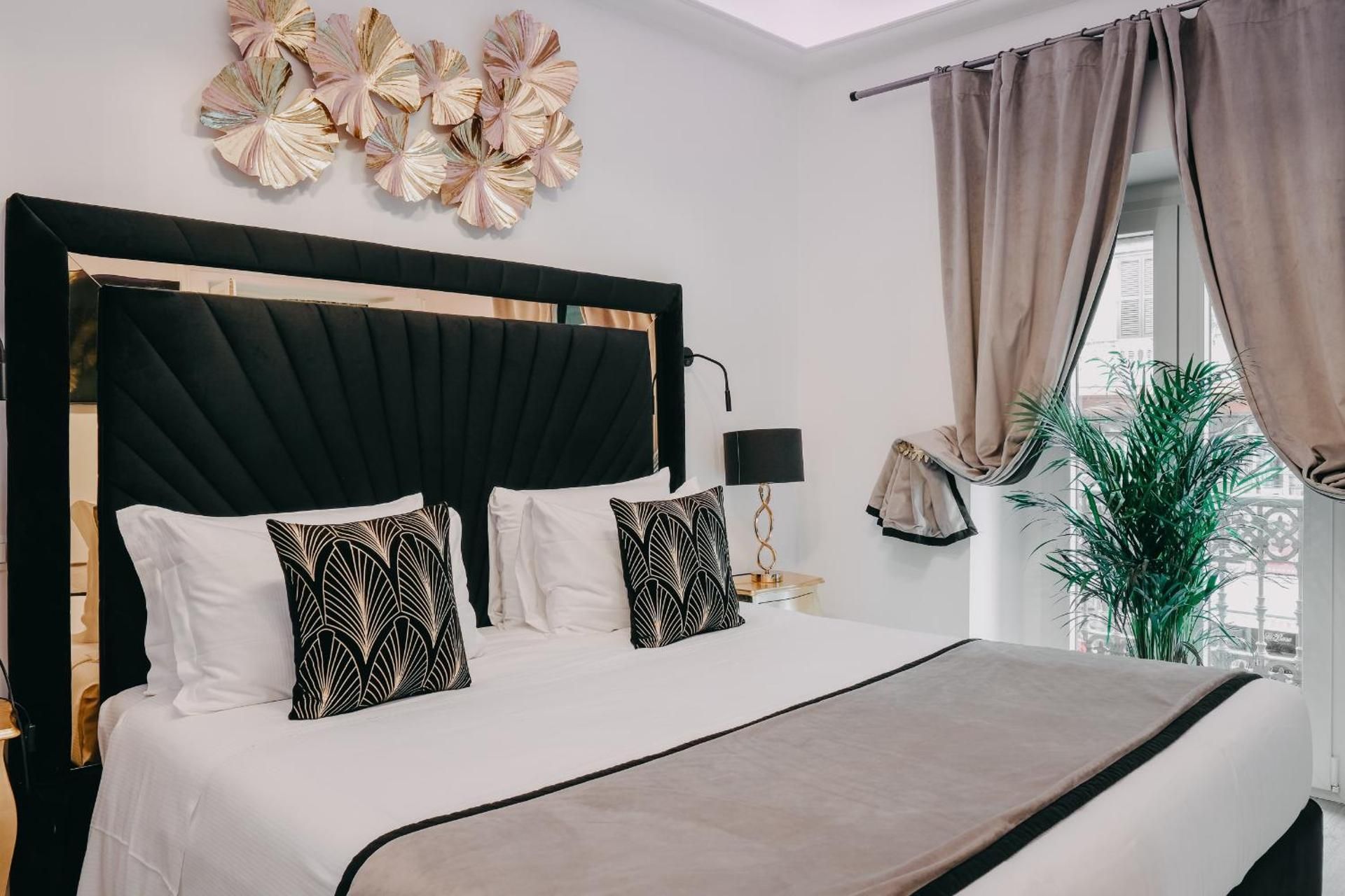 Queen Room with Spa Bath