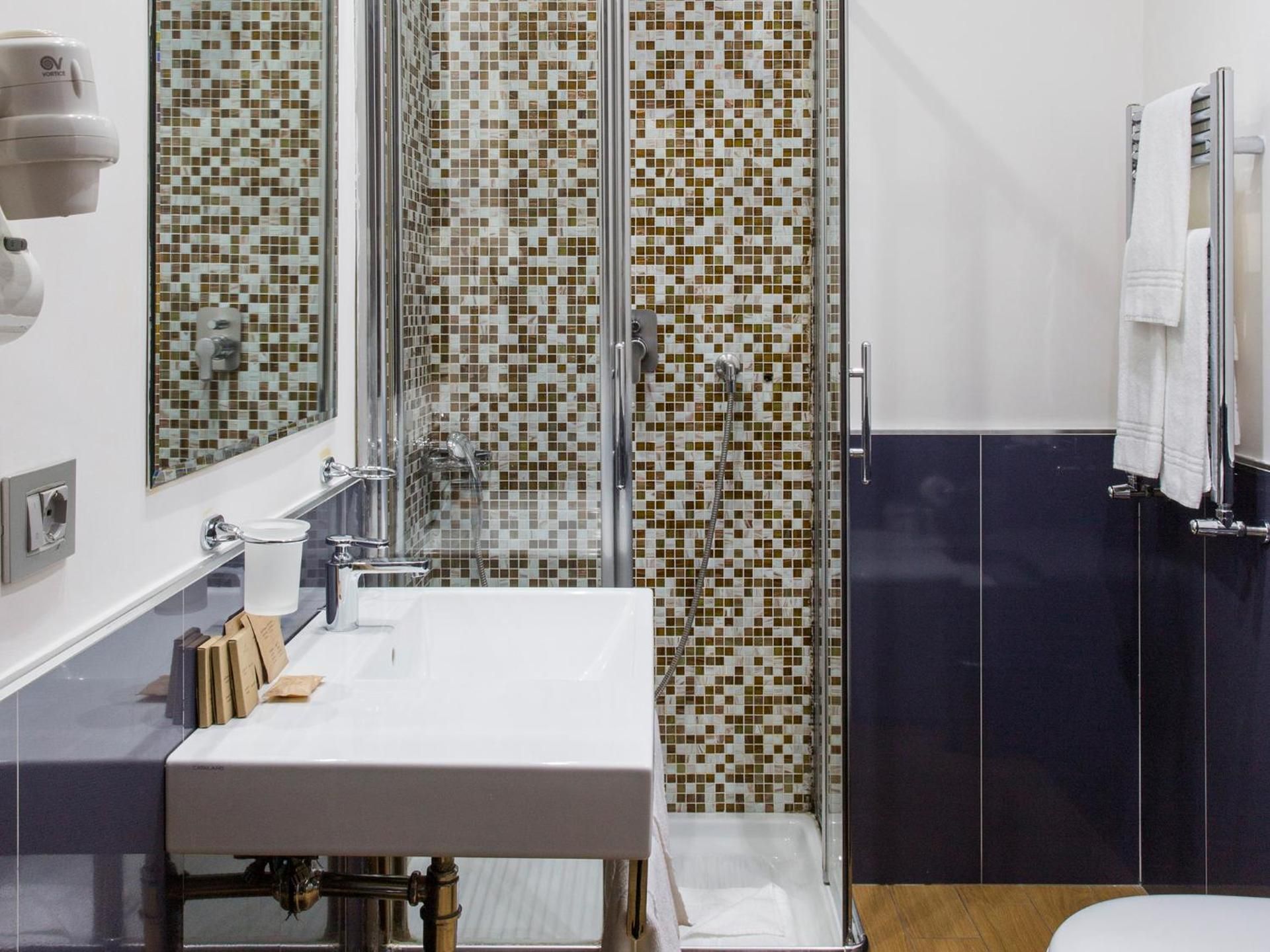 Monti First Small Double Room 3