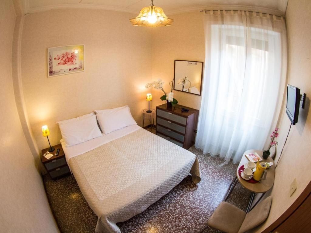 Double Room with Private External Bathroom
