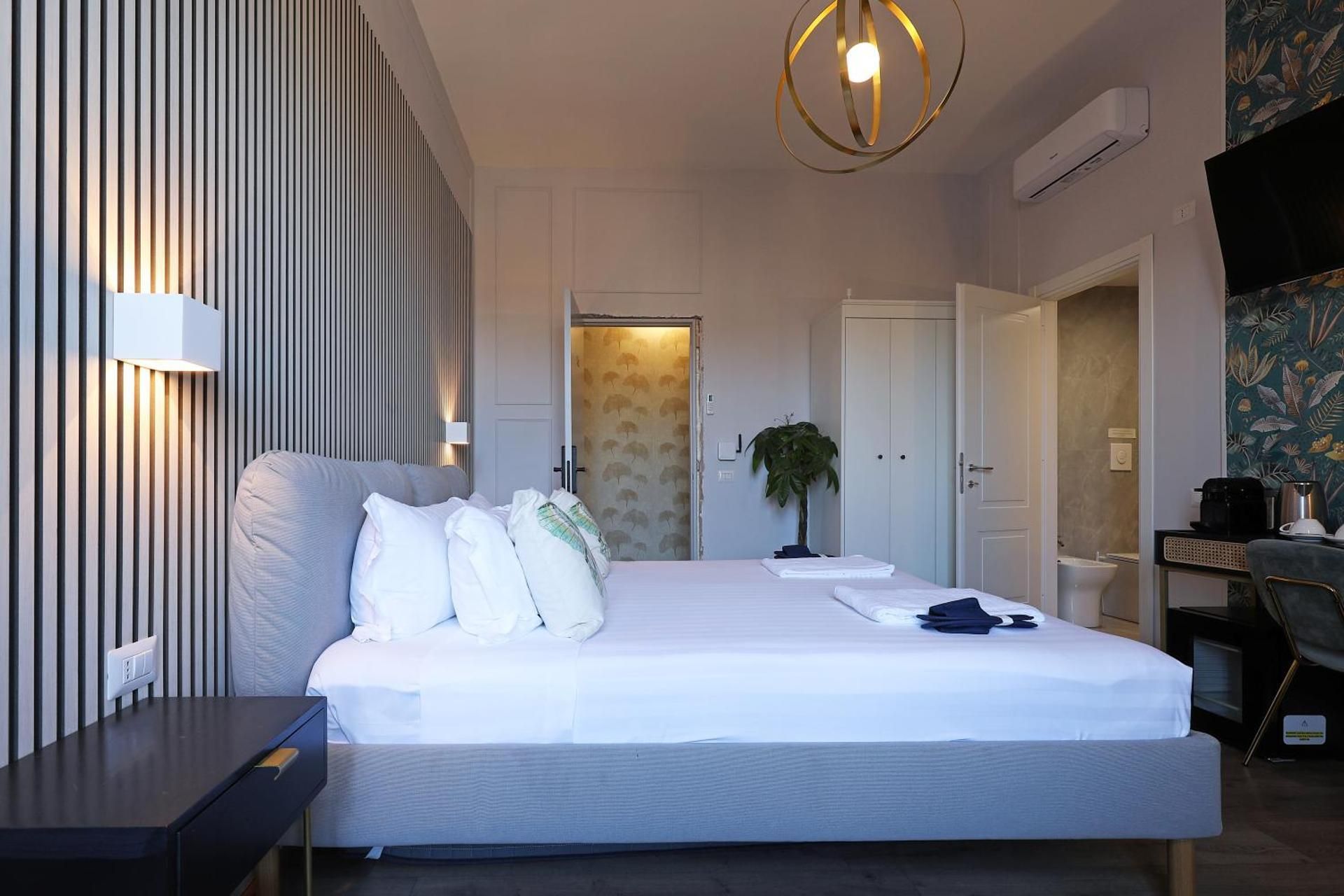 Rome Plaza Suites, Luxury Collection Luxury Triple Room 2