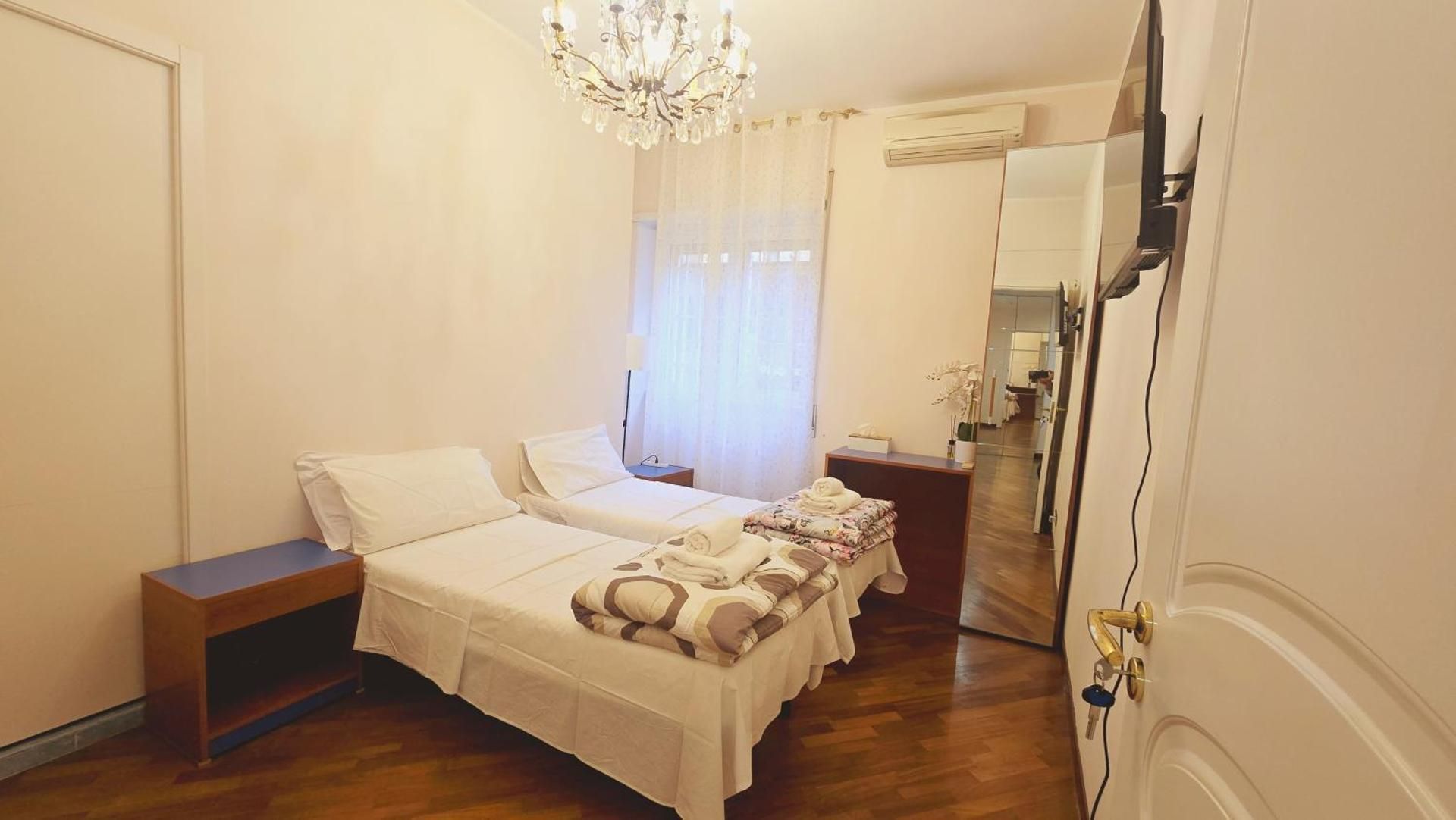 Double or Twin Room with Bathroom
