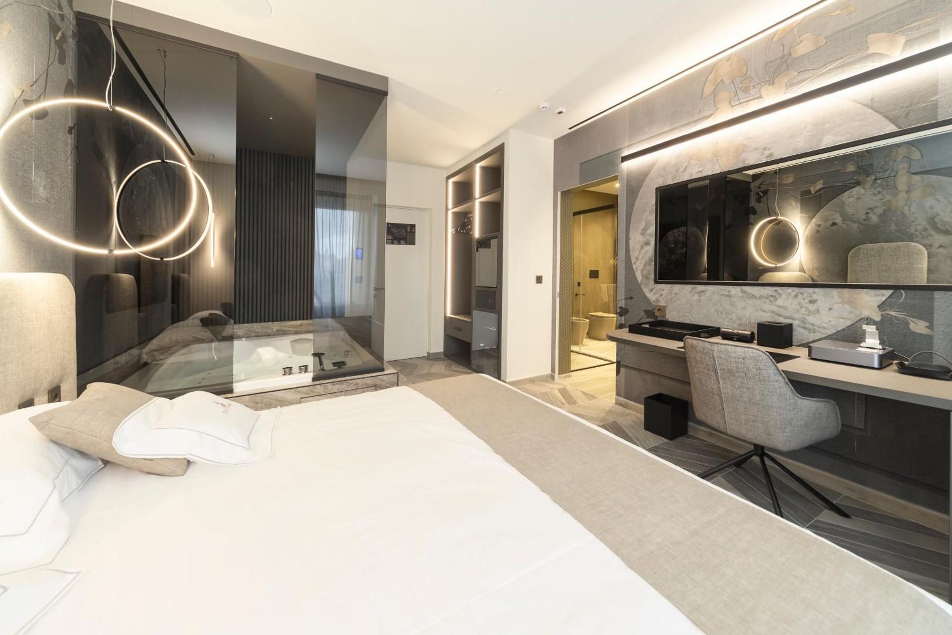Double Room with Spa Bath