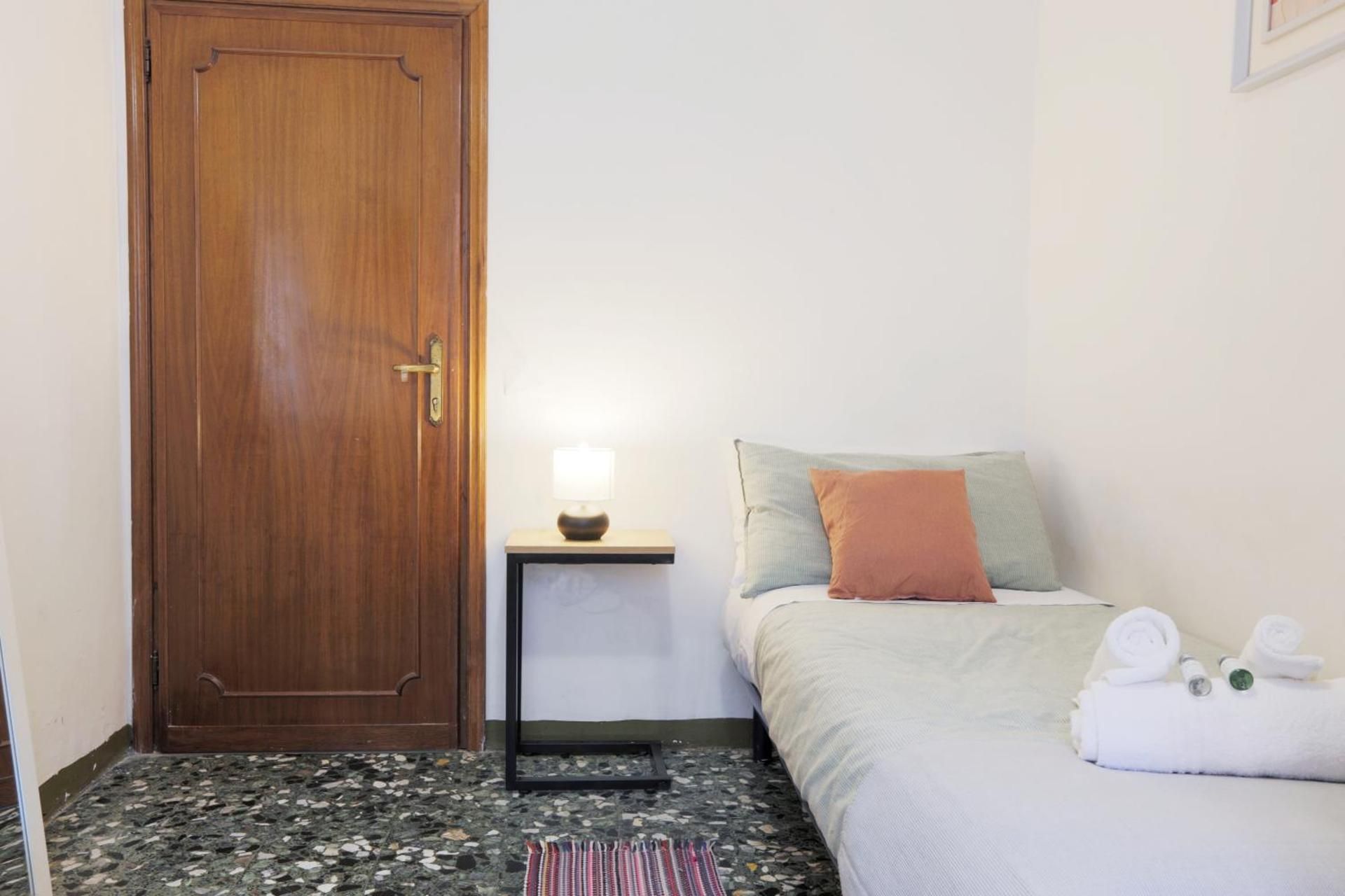 SANTA CROCE GUEST HOUSE Single Room with Shared Bathroom