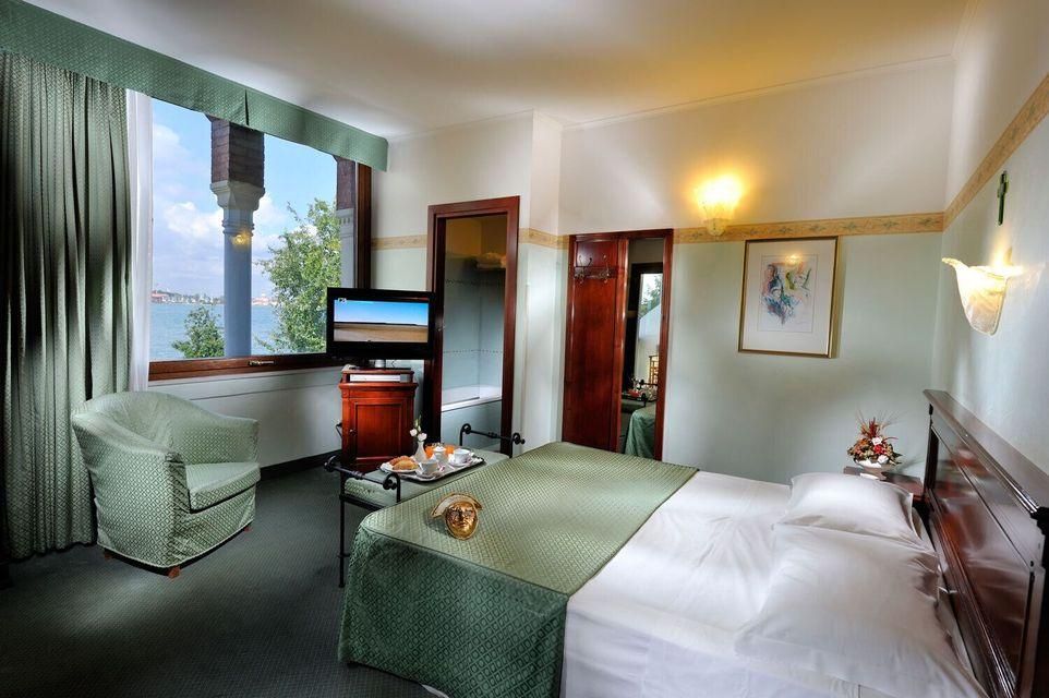 Double Room with Lagoon View
