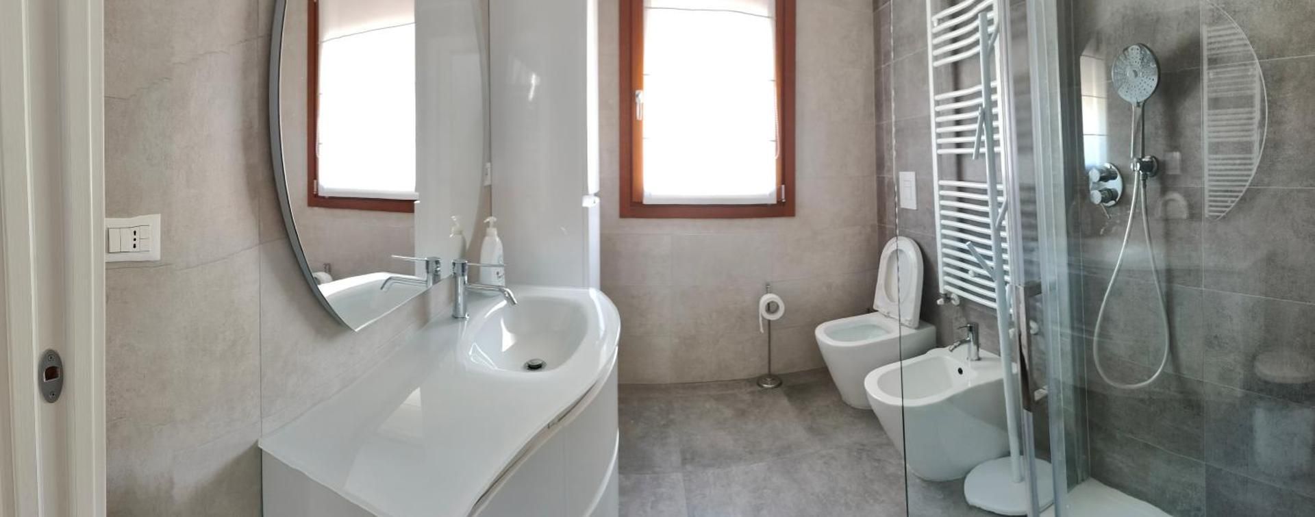 HappyKids bb Venice Family Room with Private Bathroom 2