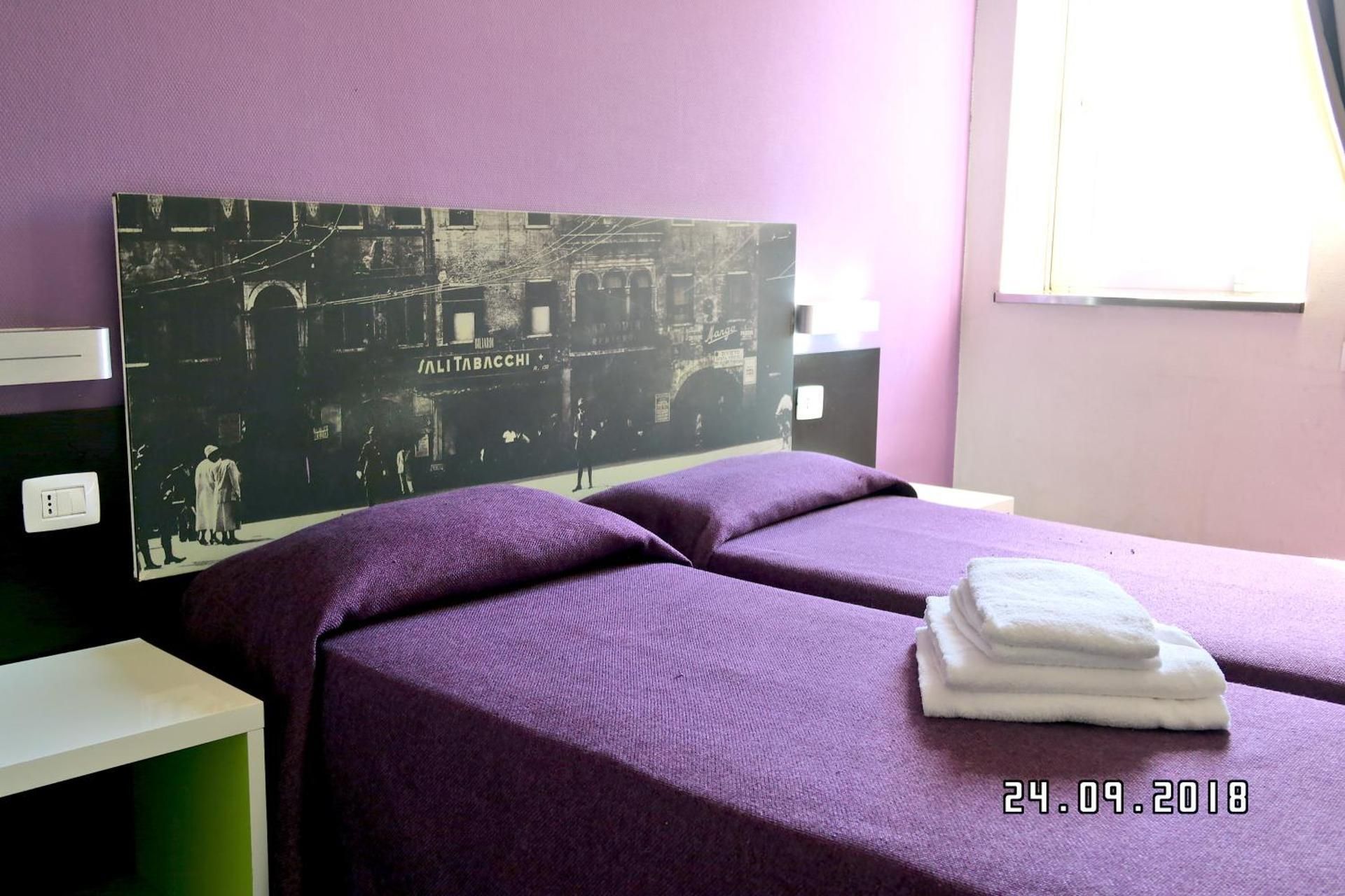 Hotel Mondial Twin Room 2